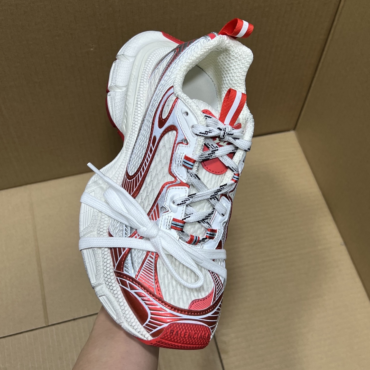 福利特价 
 Balenciaga 巴黎世家 3XL 颜色自取
货号：性价比
尺码：35 36 37 3