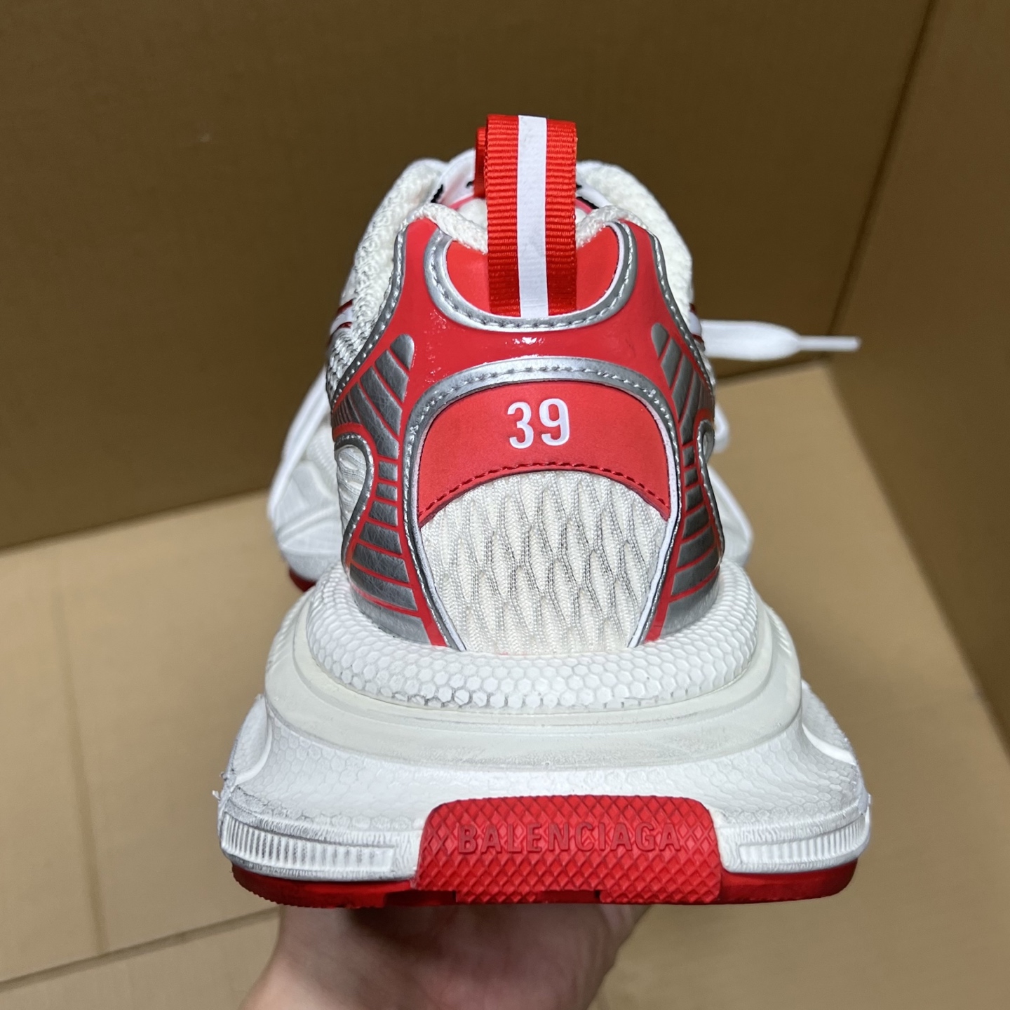 福利特价 
 Balenciaga 巴黎世家 3XL 颜色自取
货号：性价比
尺码：35 36 37 3