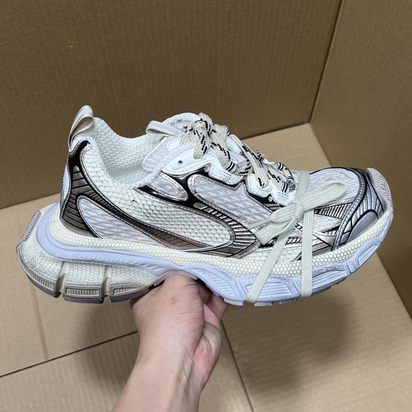 福利特价 
 Balenciaga 巴黎世家 3XL 颜色自取
货号：性价比
尺码：35 36 37 3