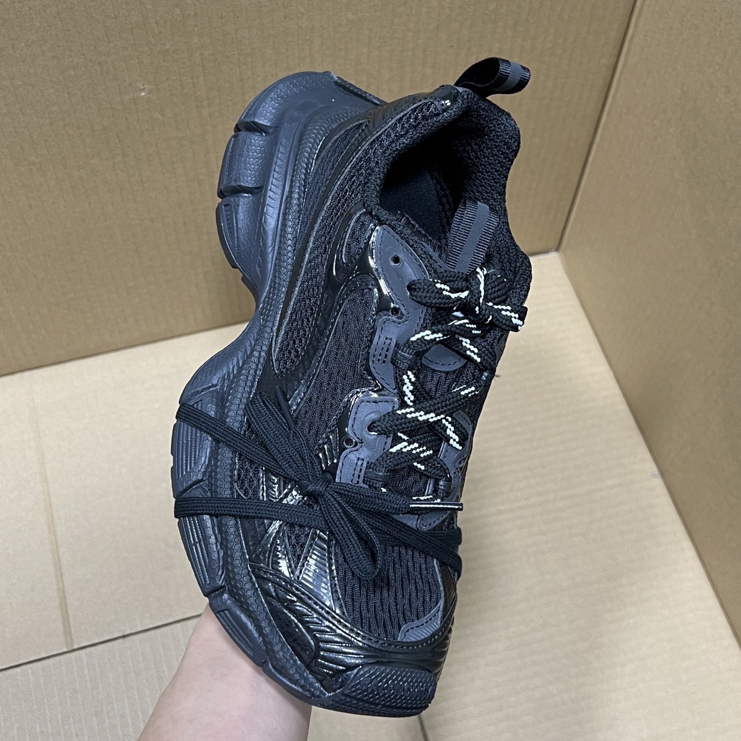 福利特价 
 Balenciaga 巴黎世家 3XL 颜色自取
货号：性价比
尺码：35 36 37 3