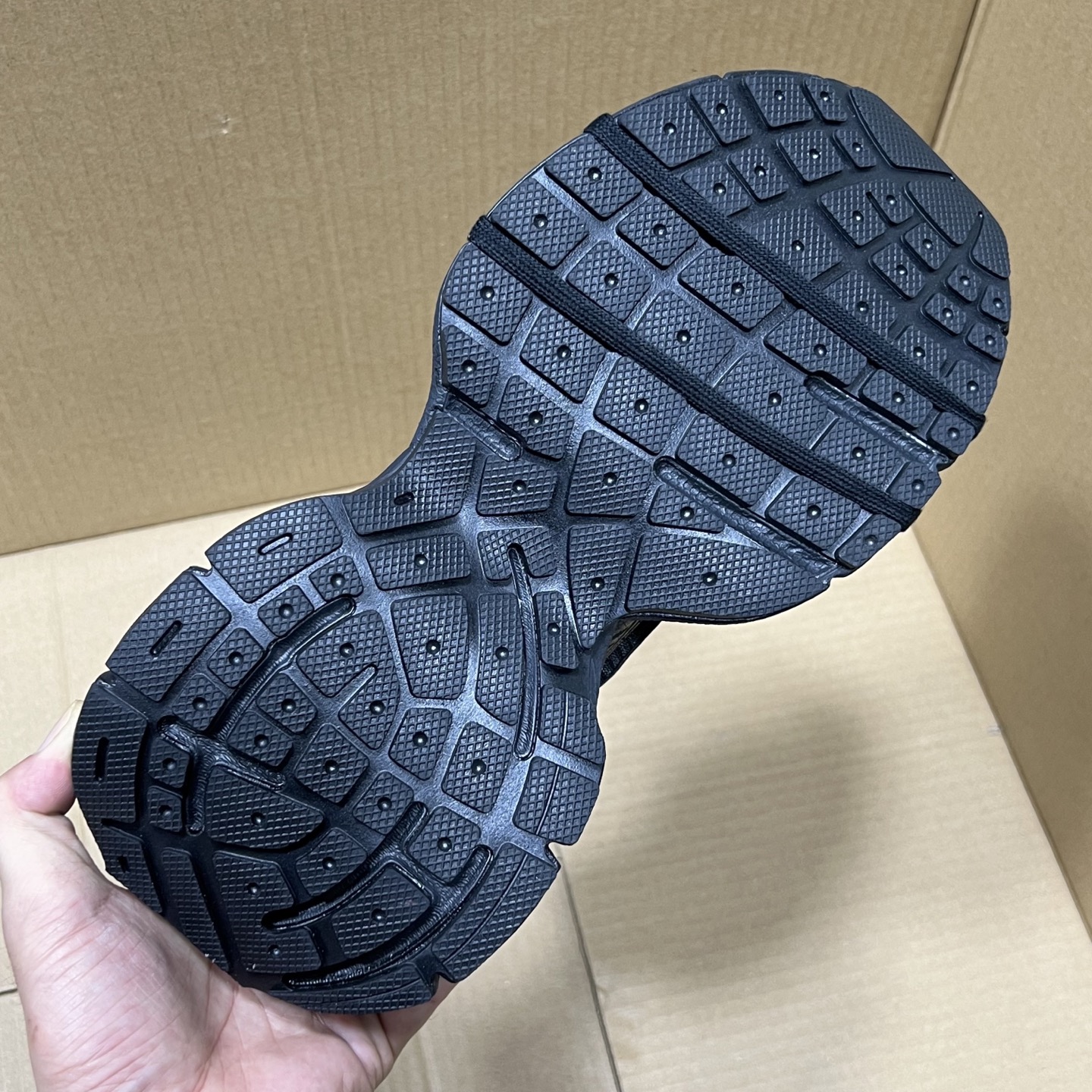 福利特价 
 Balenciaga 巴黎世家 3XL 颜色自取
货号：性价比
尺码：35 36 37 3