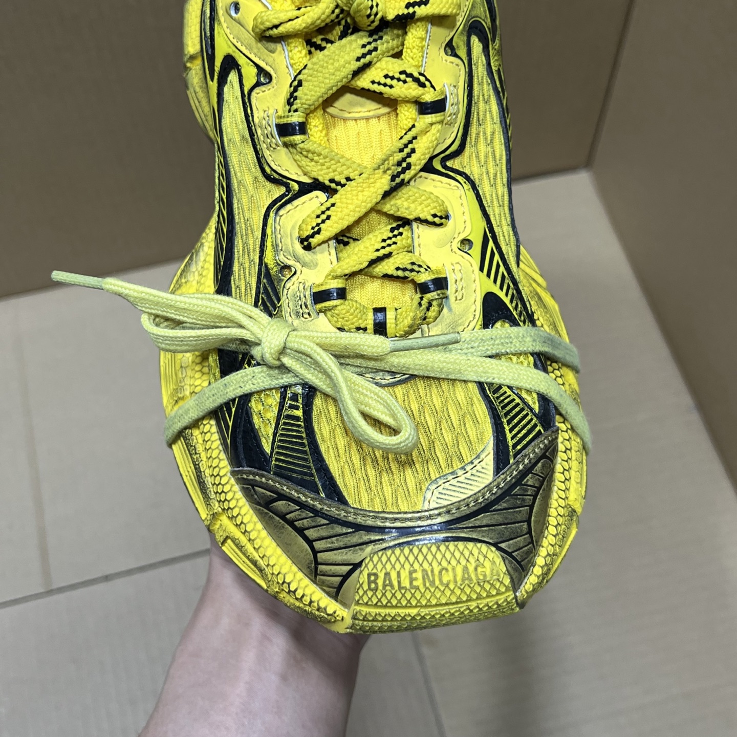 福利特价 
 Balenciaga 巴黎世家 3XL 颜色自取
货号：性价比
尺码：35 36 37 3