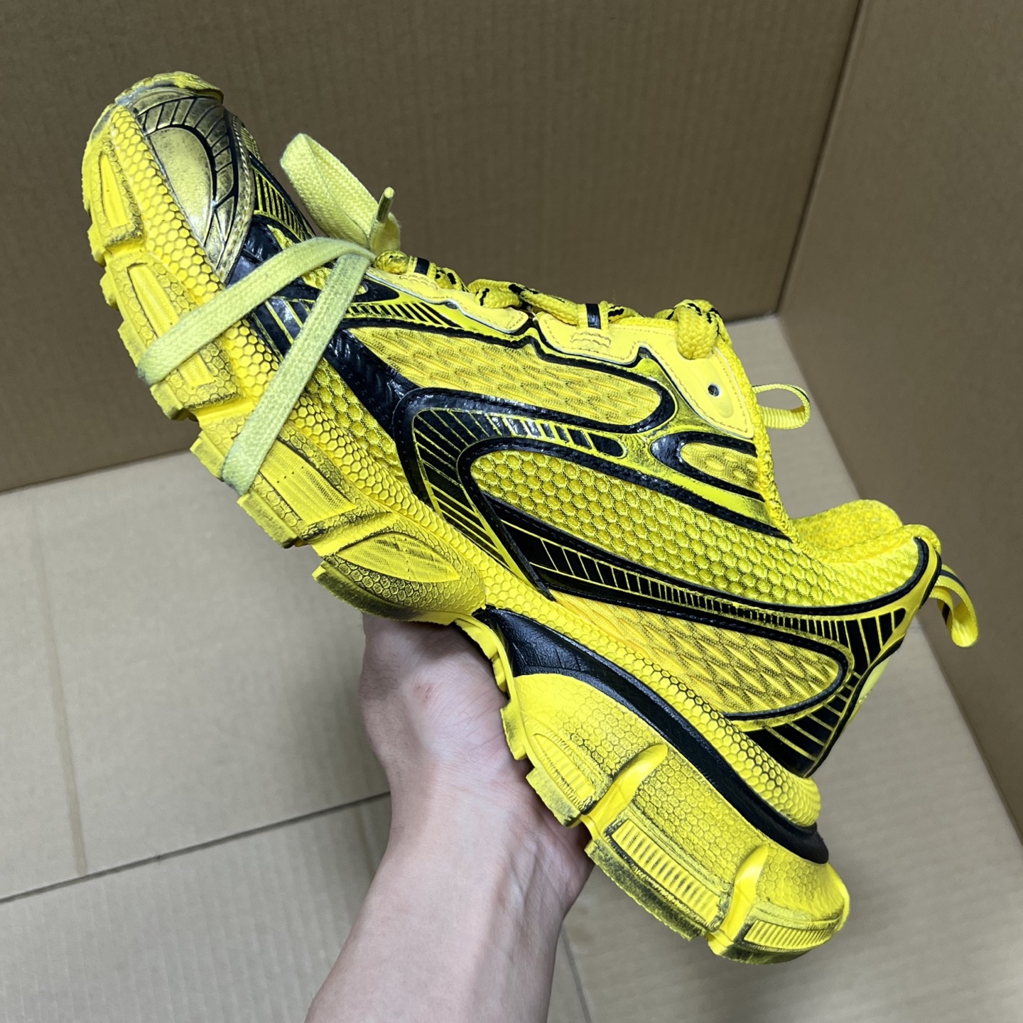 福利特价 
 Balenciaga 巴黎世家 3XL 颜色自取
货号：性价比
尺码：35 36 37 3
