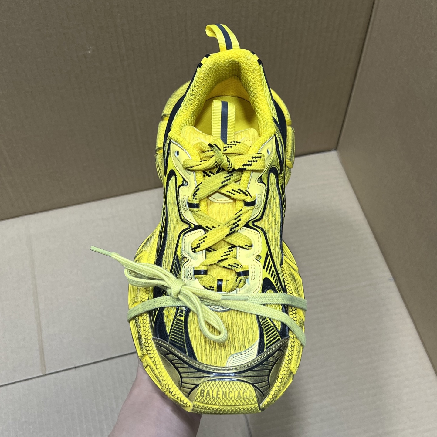 福利特价 
 Balenciaga 巴黎世家 3XL 颜色自取
货号：性价比
尺码：35 36 37 3