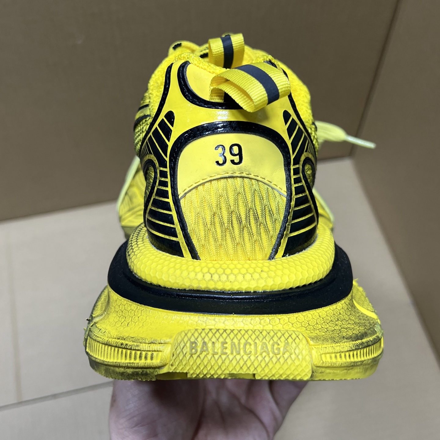 福利特价 
 Balenciaga 巴黎世家 3XL 颜色自取
货号：性价比
尺码：35 36 37 3