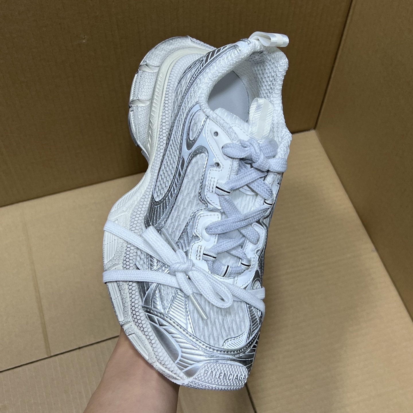 福利特价 
 Balenciaga 巴黎世家 3XL 颜色自取
货号：性价比
尺码：35 36 37 3