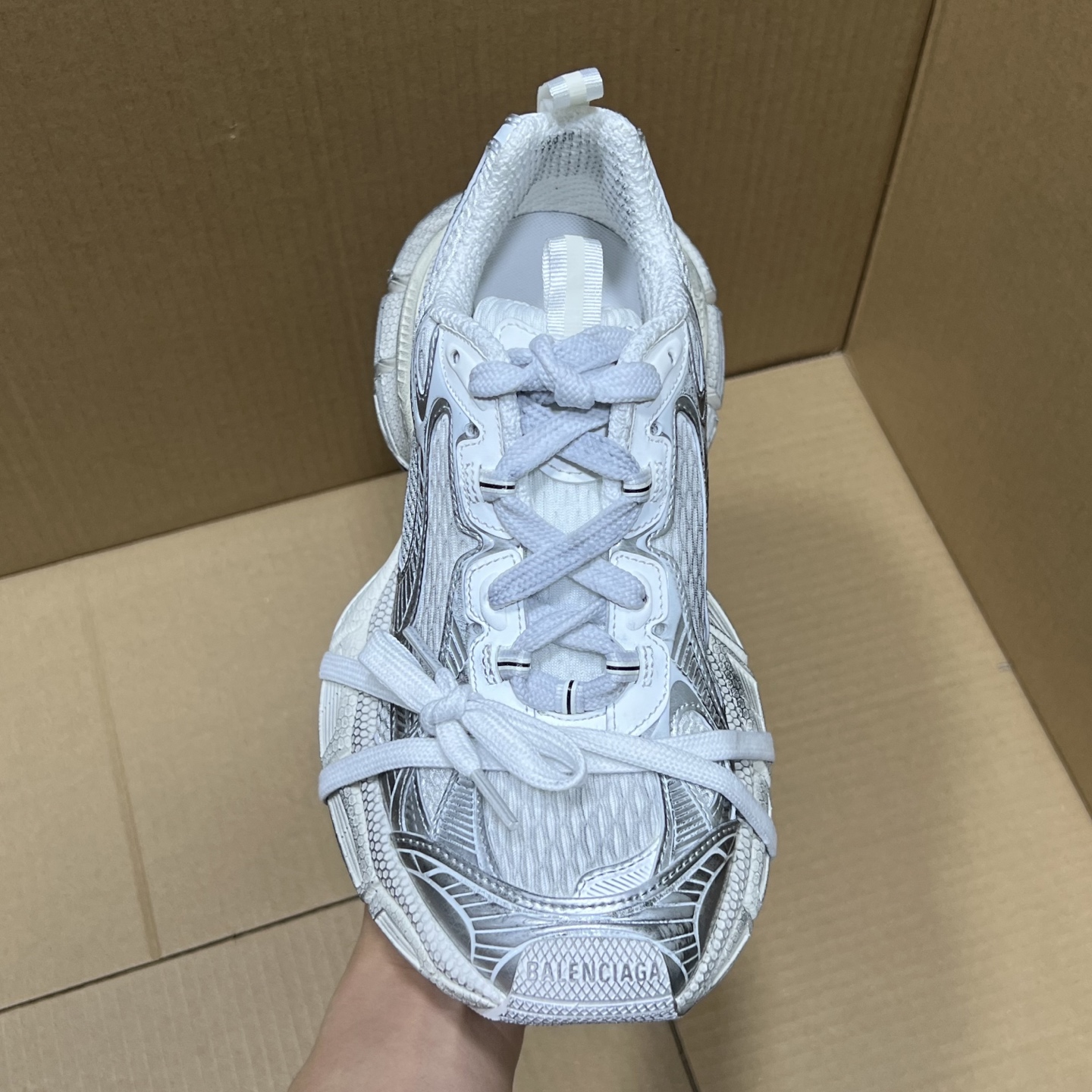 福利特价 
 Balenciaga 巴黎世家 3XL 颜色自取
货号：性价比
尺码：35 36 37 3