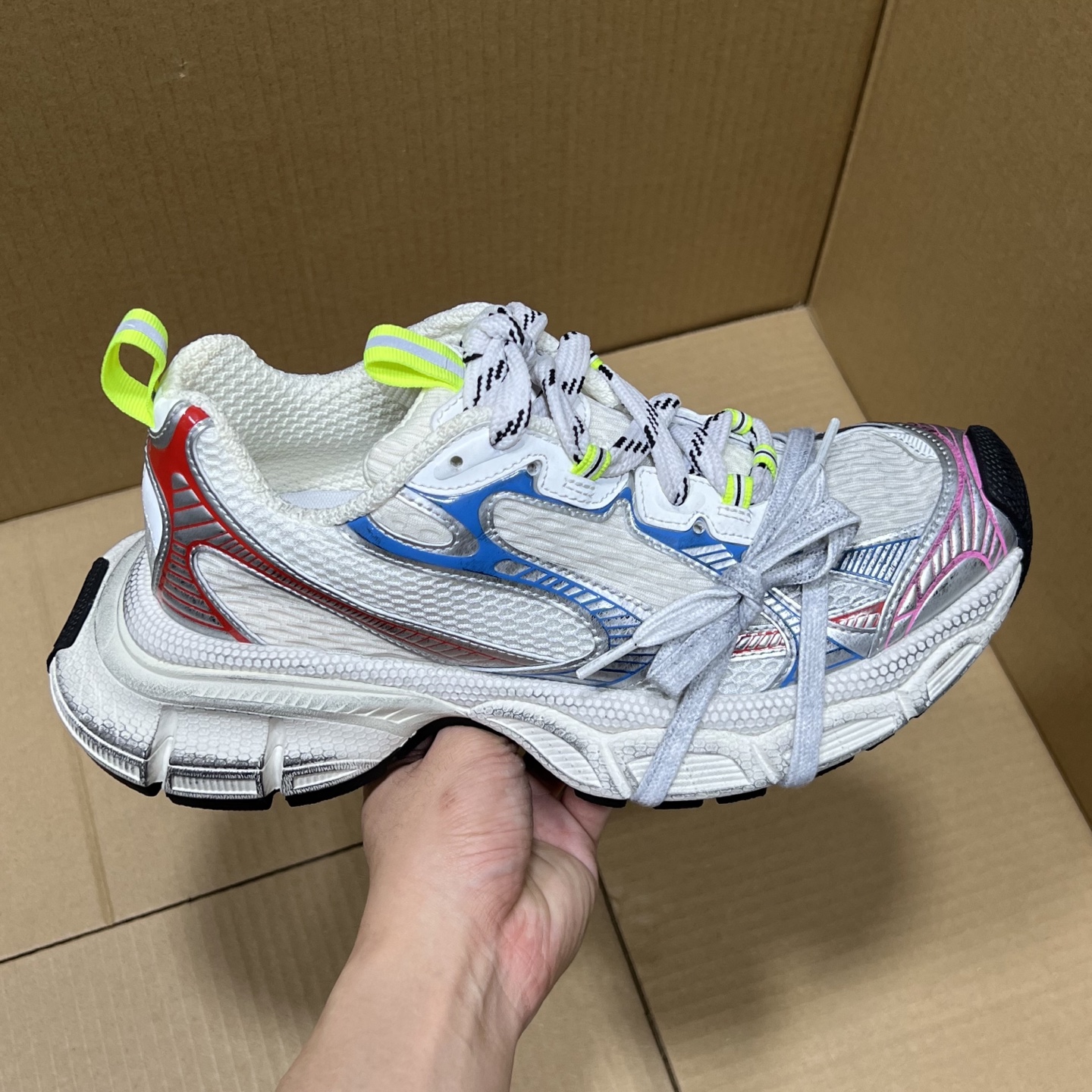 福利特价 
 Balenciaga 巴黎世家 3XL 颜色自取
货号：性价比
尺码：35 36 37 3