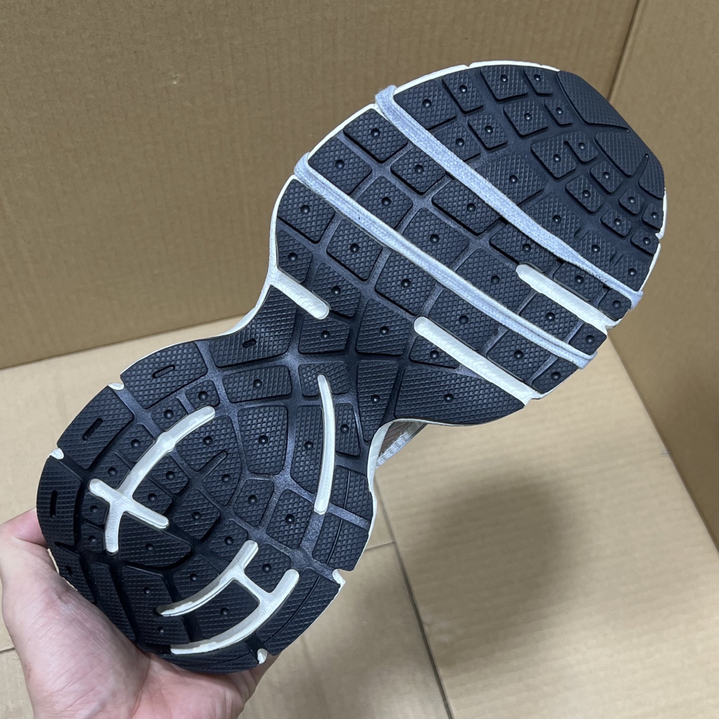 福利特价 
 Balenciaga 巴黎世家 3XL 颜色自取
货号：性价比
尺码：35 36 37 3