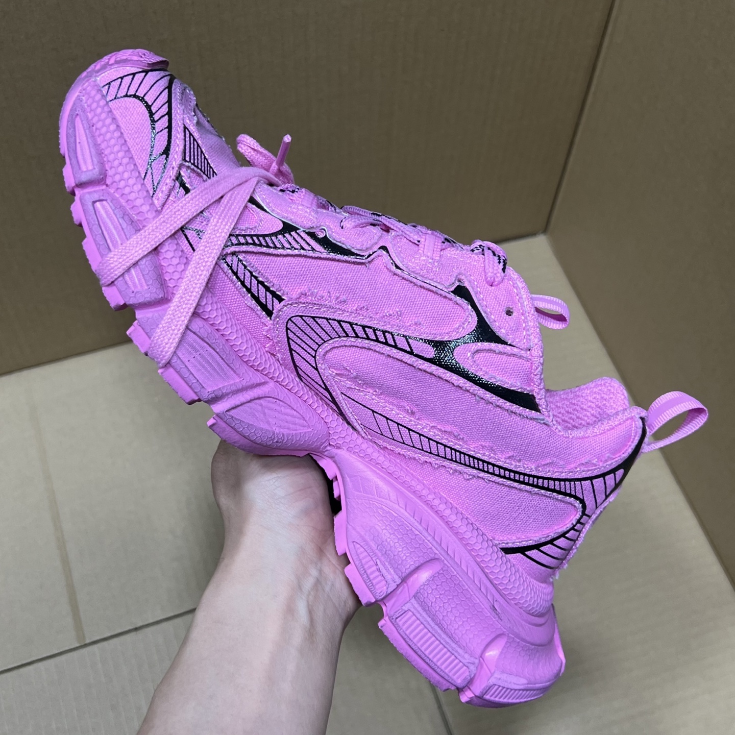 福利特价 
 Balenciaga 巴黎世家 3XL 颜色自取
货号：性价比
尺码：35 36 37 3