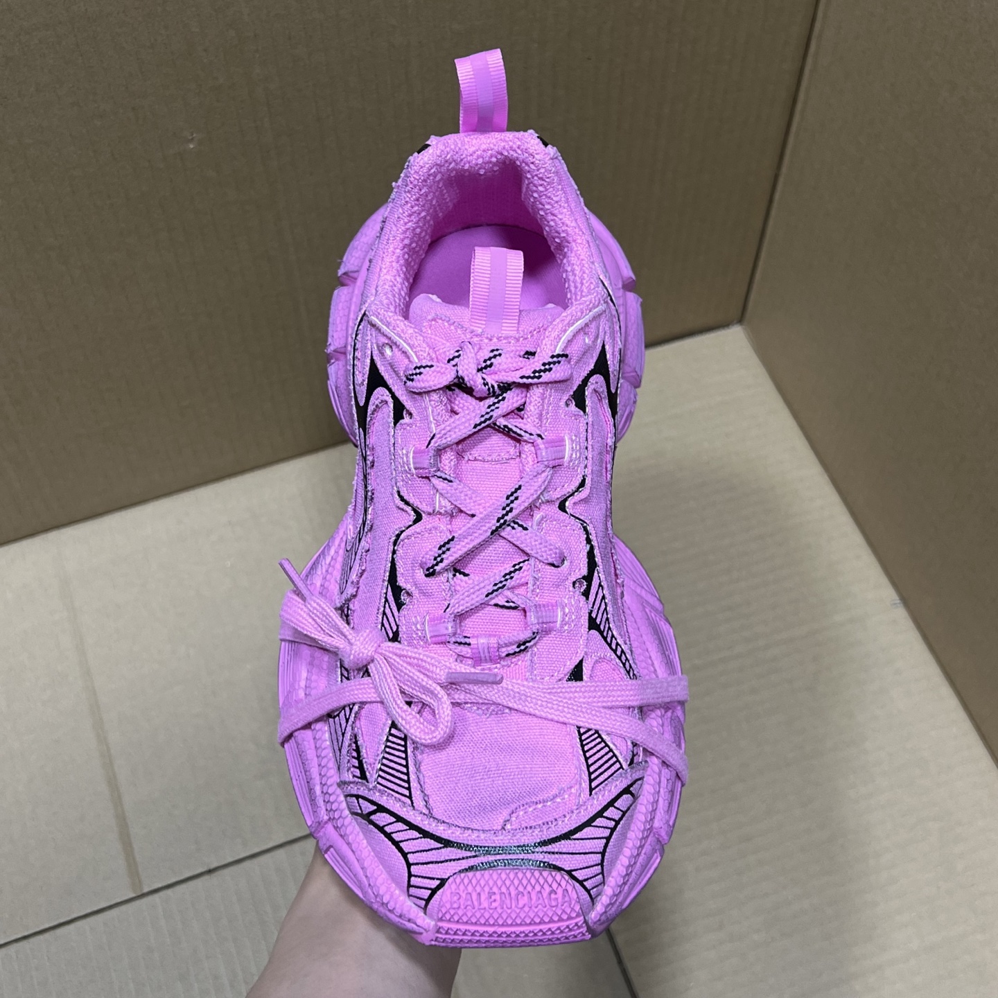 福利特价 
 Balenciaga 巴黎世家 3XL 颜色自取
货号：性价比
尺码：35 36 37 3