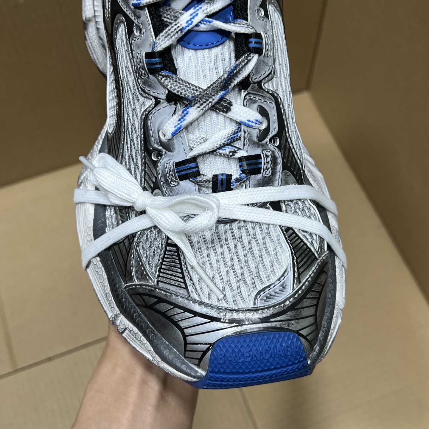 福利特价 
 Balenciaga 巴黎世家 3XL 颜色自取
货号：性价比
尺码：35 36 37 3
