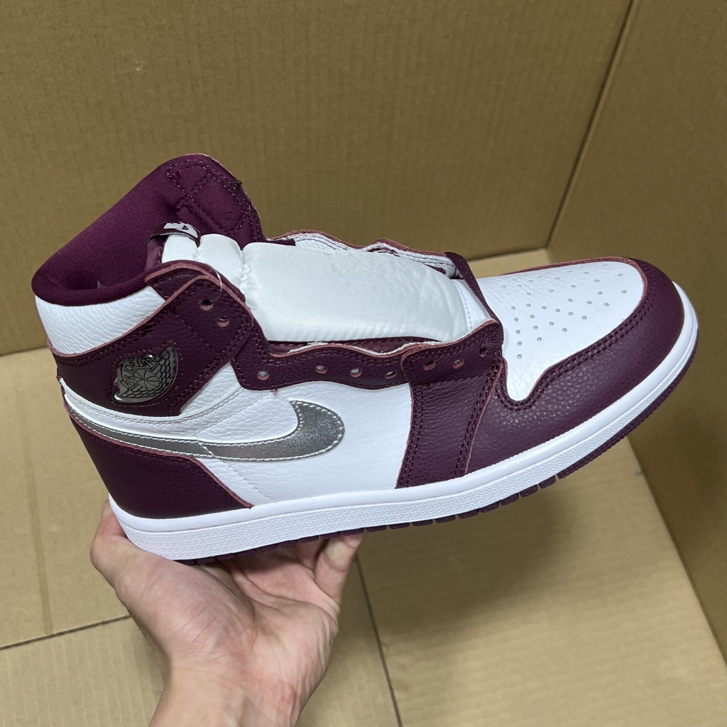 Air Jordan 1 High OG Hyper Royal: Premium Leather, Iconic Style 6 i1741370601294 9569 0 0