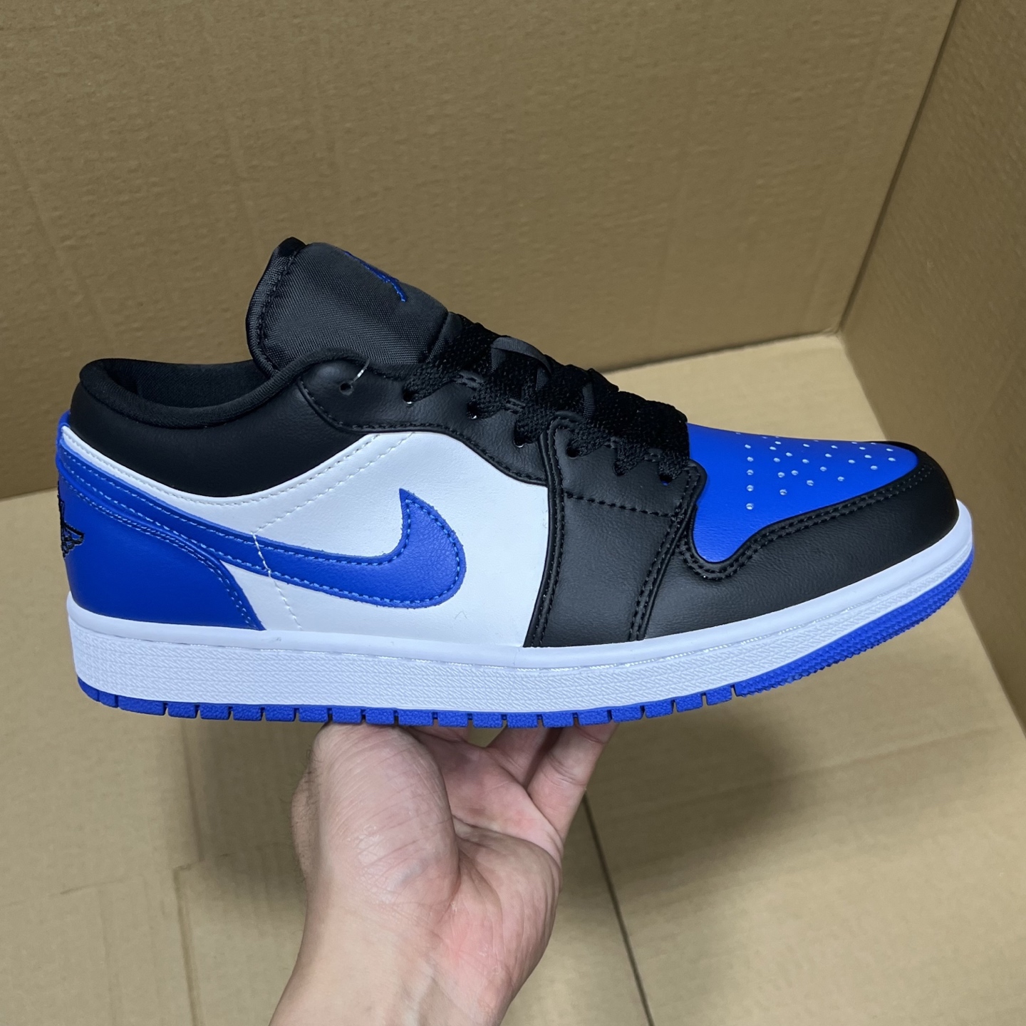 特价💰100
VT版AJ1 低帮特价!
尺码:36-46全码输出!
外贸滞留订单 当下应季款福利!品质 细节 做的相当到位!工厂亏本套现,整单全码放心冲!
编码AB108769!