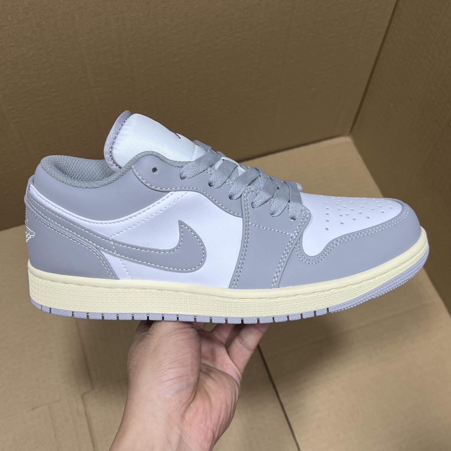 特价💰100
VT版AJ1 低帮特价!
尺码:36-46全码输出!
外贸滞留订单 当下应季款福利!品质 细节 做的相当到位!工厂亏本套现,整单全码放心冲!
编码AB108769!