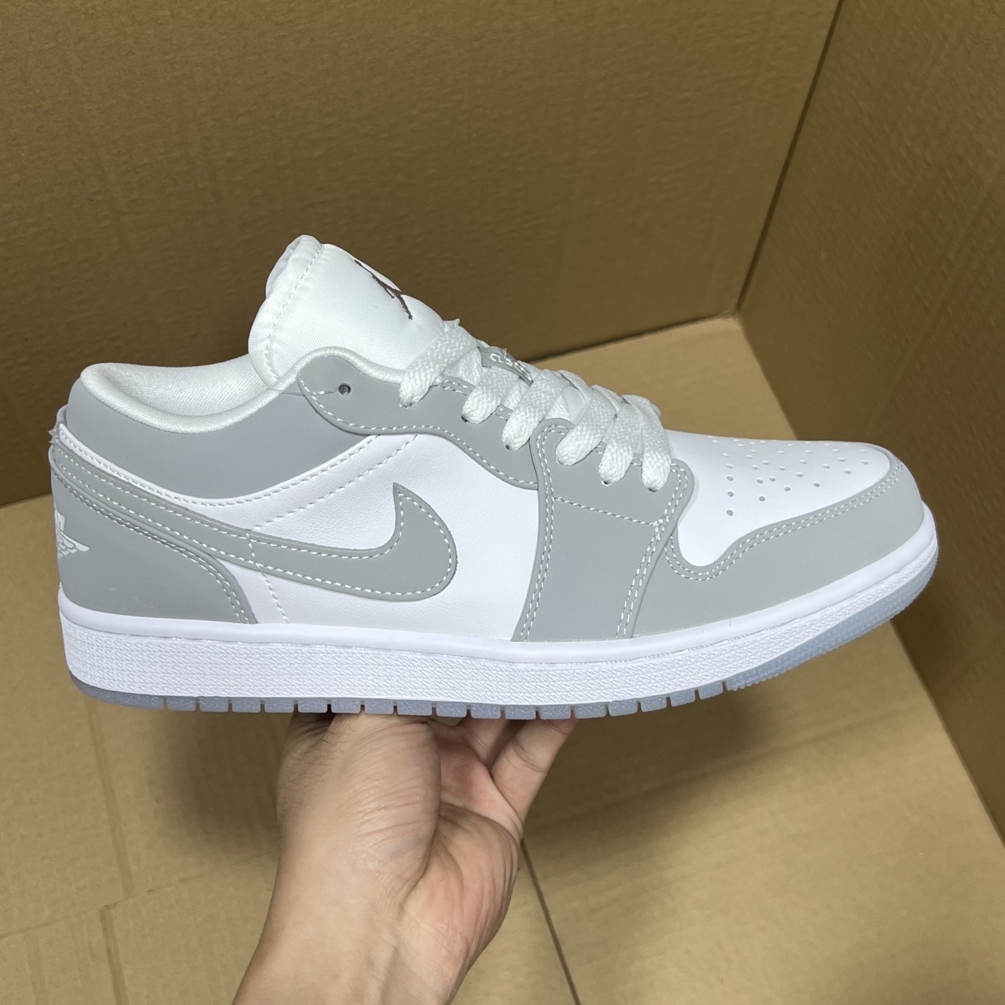 特价💰100
VT版AJ1 低帮特价!
尺码:36-46全码输出!
外贸滞留订单 当下应季款福利!品质 细节 做的相当到位!工厂亏本套现,整单全码放心冲!