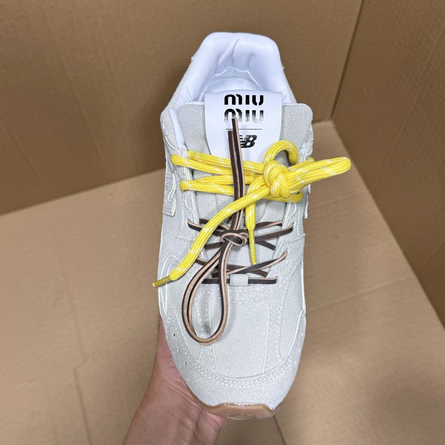 
NB联名miumiu特价新配色！
尺码：35.5-45，全码输出！
品质 价格 都是行业性价比天花板存