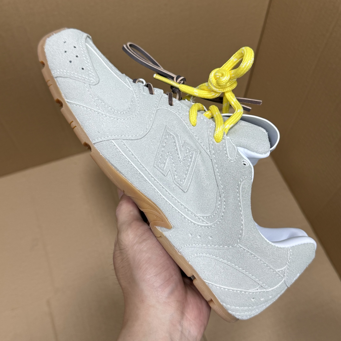 
NB联名miumiu特价新配色！
尺码：35.5-45，全码输出！
品质 价格 都是行业性价比天花板存