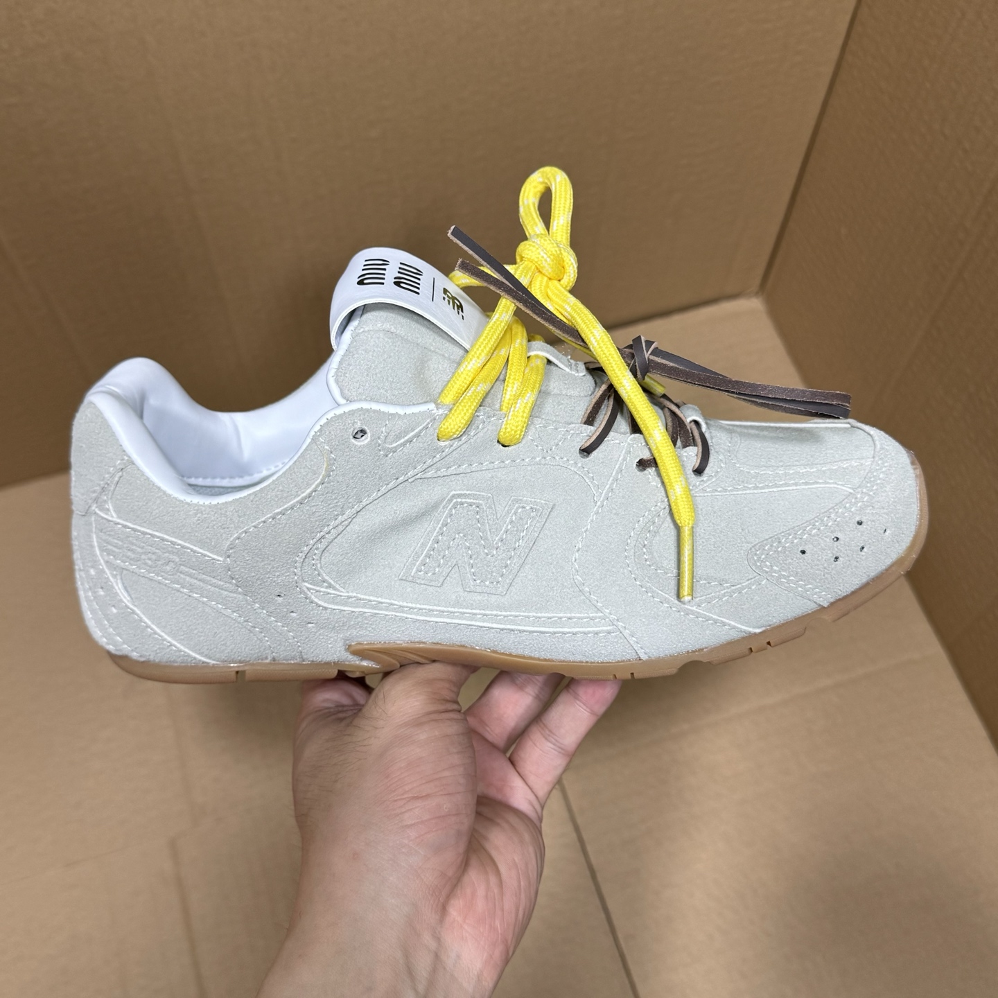 
NB联名miumiu特价新配色！
尺码：35.5-45，全码输出！
品质 价格 都是行业性价比天花板存