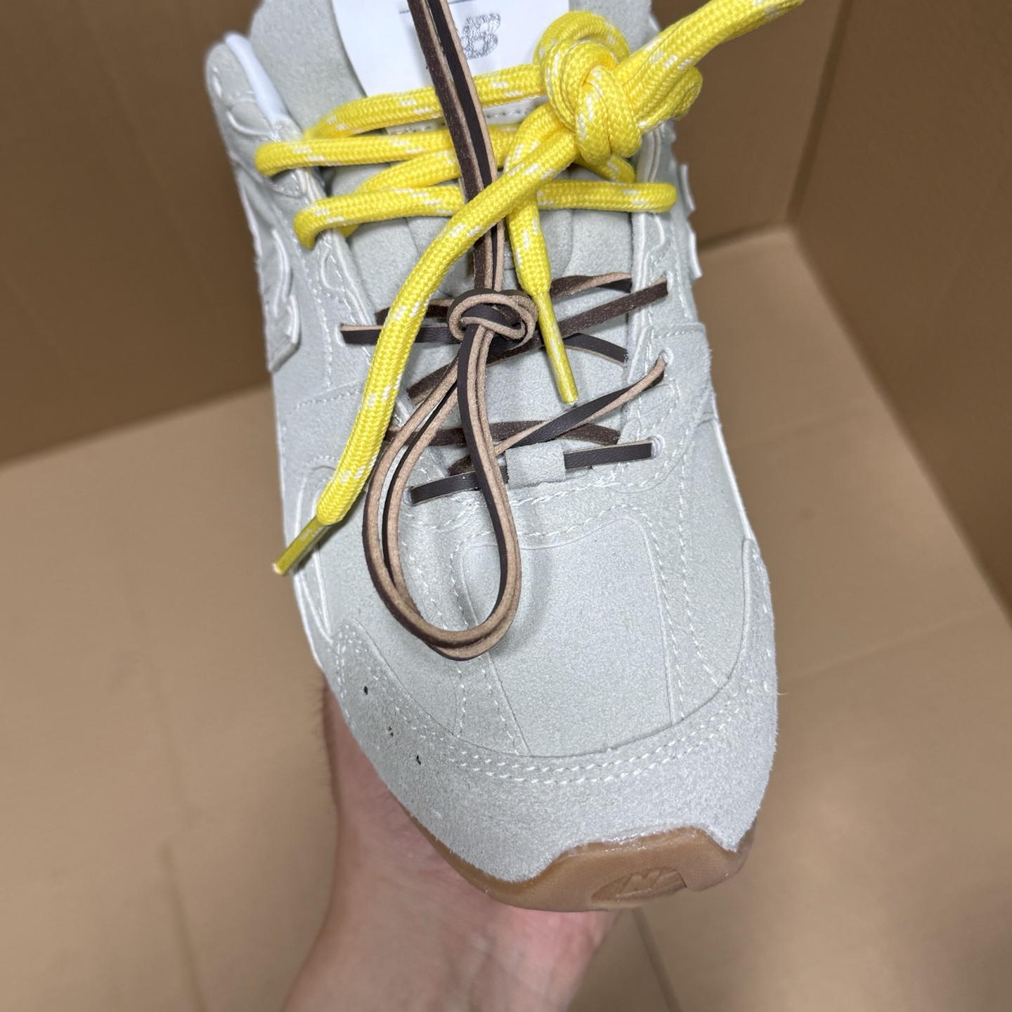 
NB联名miumiu特价新配色！
尺码：35.5-45，全码输出！
品质 价格 都是行业性价比天花板存