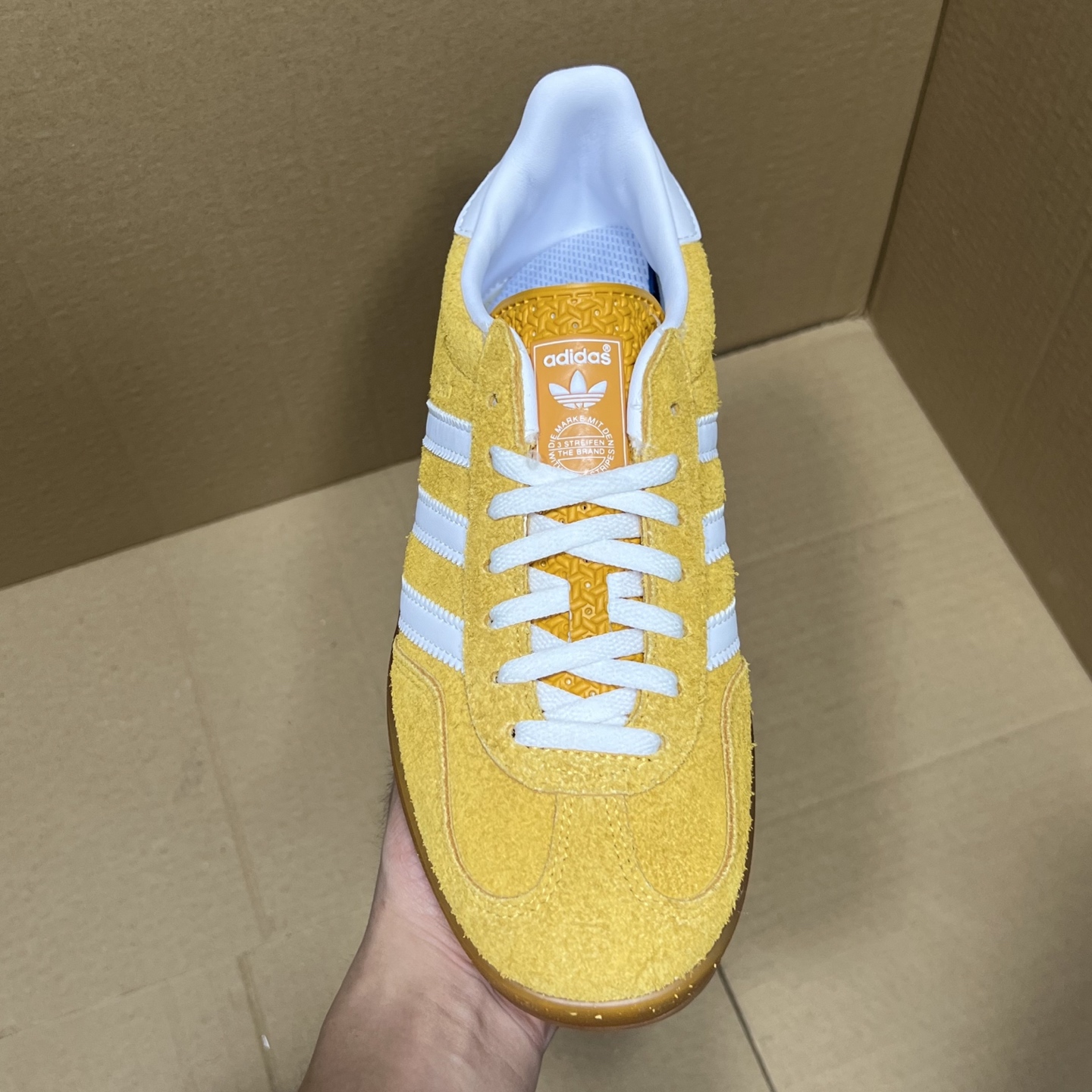 
Originals Gazelle Indoor  防滑低帮T头德训鞋 GZ复古系列 黄白 HQ871