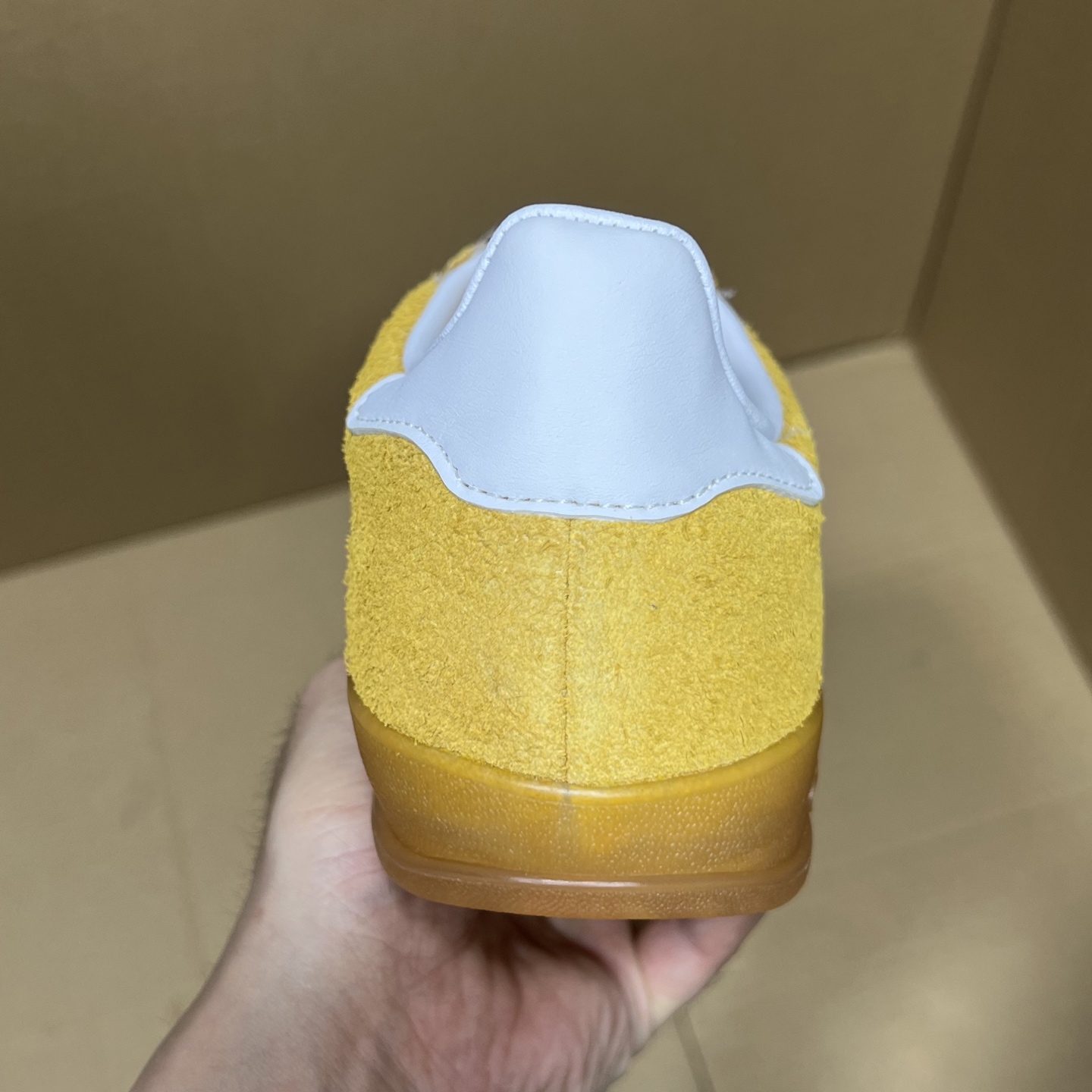 
Originals Gazelle Indoor  防滑低帮T头德训鞋 GZ复古系列 黄白 HQ871