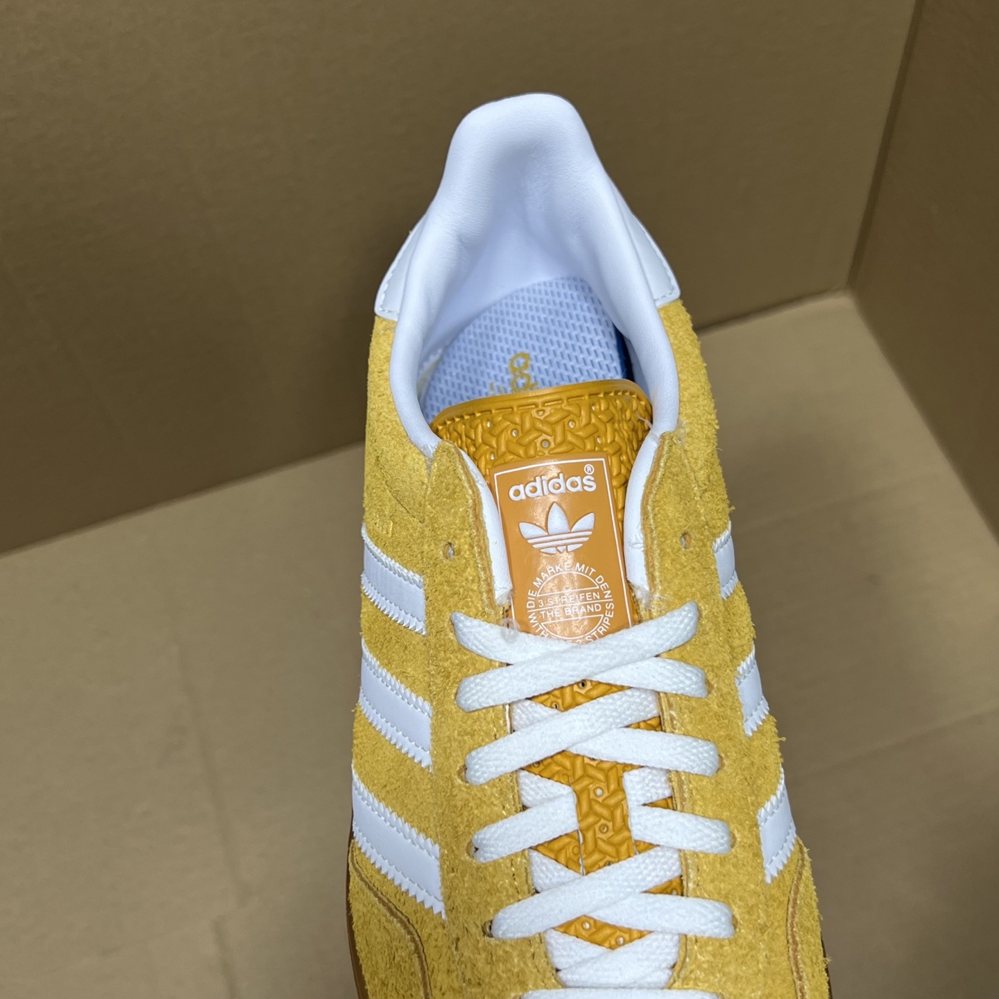 
Originals Gazelle Indoor  防滑低帮T头德训鞋 GZ复古系列 黄白 HQ871
