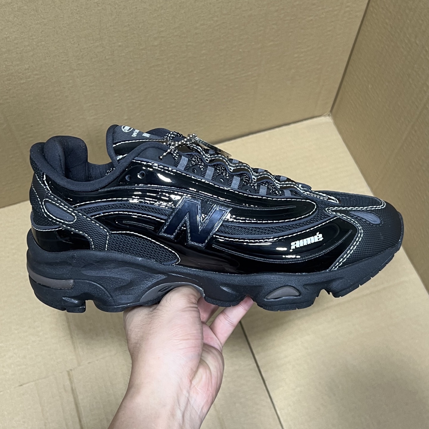 助力双十二活动!
DT版NB1000福利价格下调!
尺码36-45全码输出!
顶级大厂出品!绝对的好货福利!品质绝对是行业首屈一指的存在!原来200+,最后一波!白菜价开冲,转图必卖!