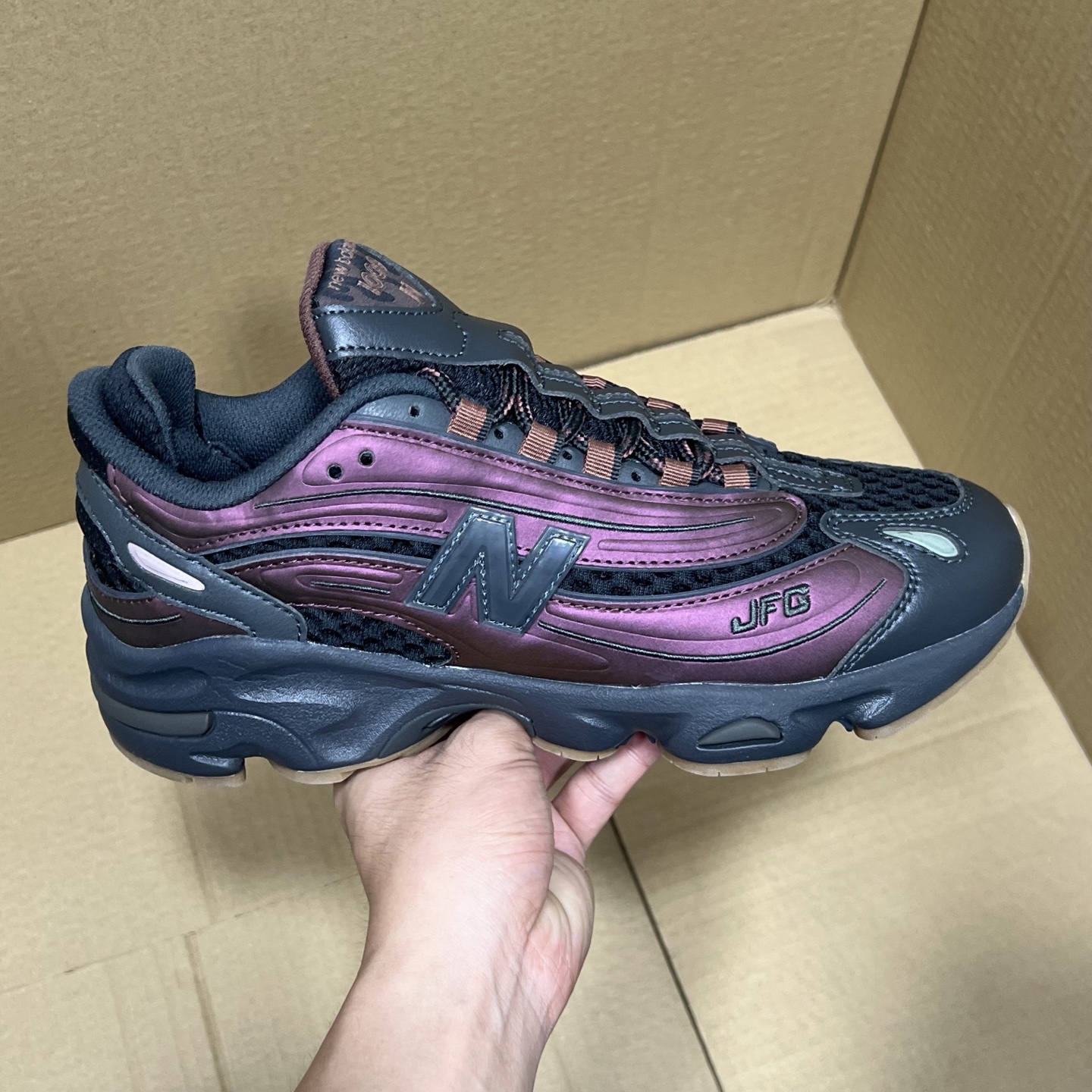 助力双十二活动!
DT版NB1000福利价格下调!
尺码36-45全码输出!
顶级大厂出品!绝对的好货福利!品质绝对是行业首屈一指的存在!原来200+,最后一波!白菜价开冲,转图必卖!