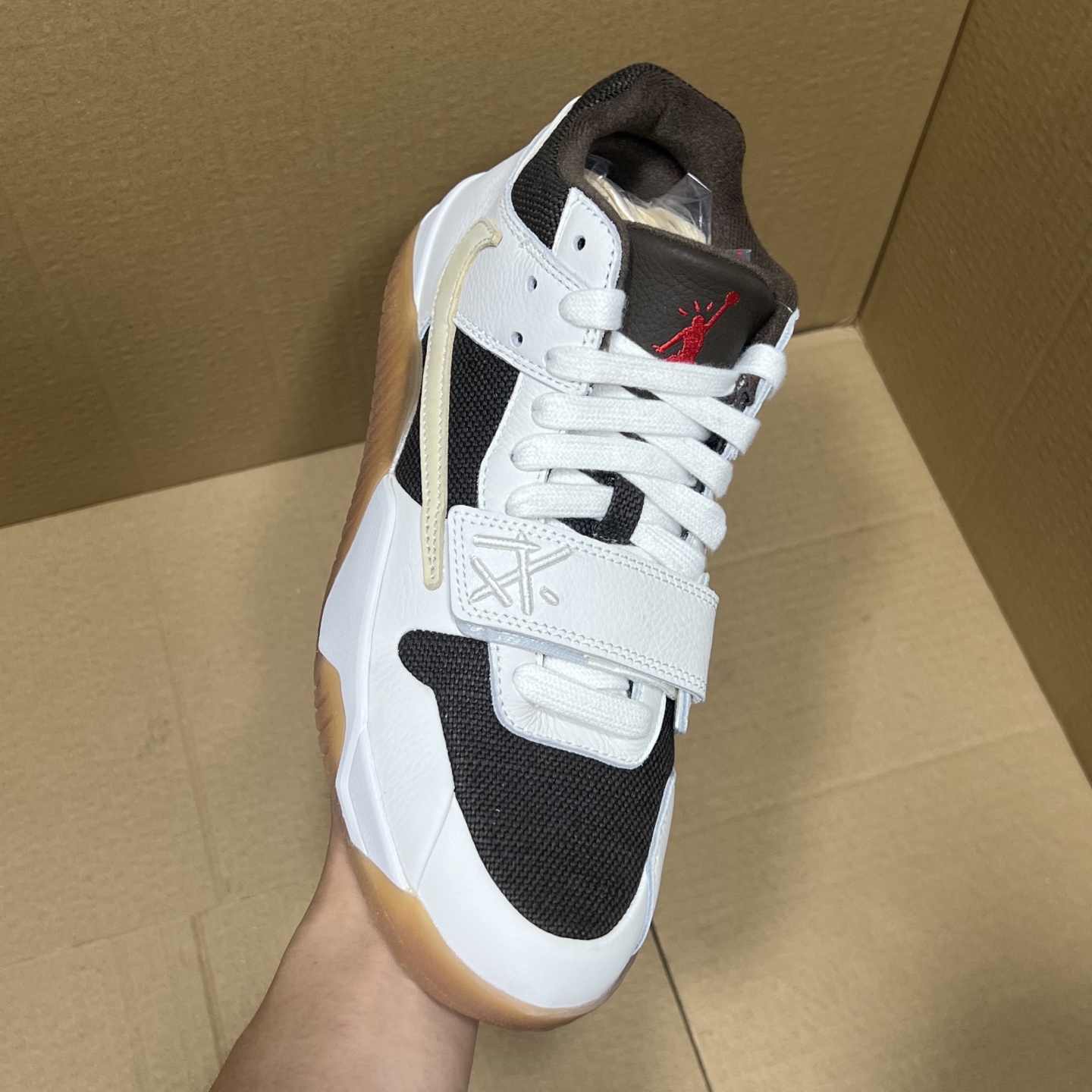 年度重磅福利！R1版AJ1倒勾中帮特价！市场知名外贸R1版本！早期老的DT，懂的人都懂！品质 口碑一直在