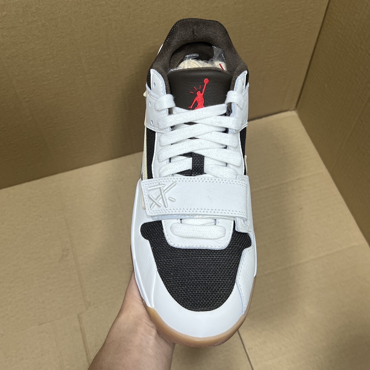 年度重磅福利！R1版AJ1倒勾中帮特价！市场知名外贸R1版本！早期老的DT，懂的人都懂！品质 口碑一直在