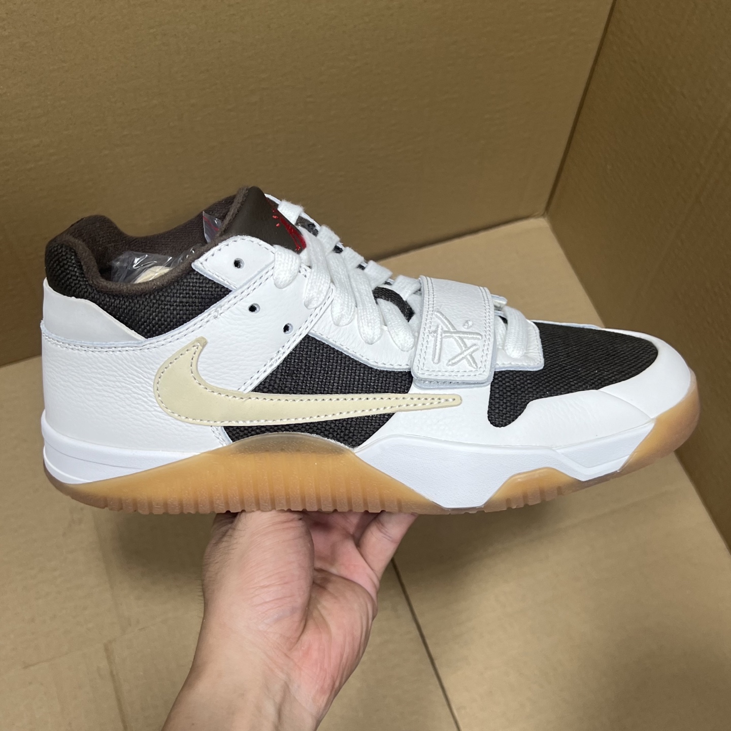 年度重磅福利！R1版AJ1倒勾中帮特价！市场知名外贸R1版本！早期老的DT，懂的人都懂！品质 口碑一直在