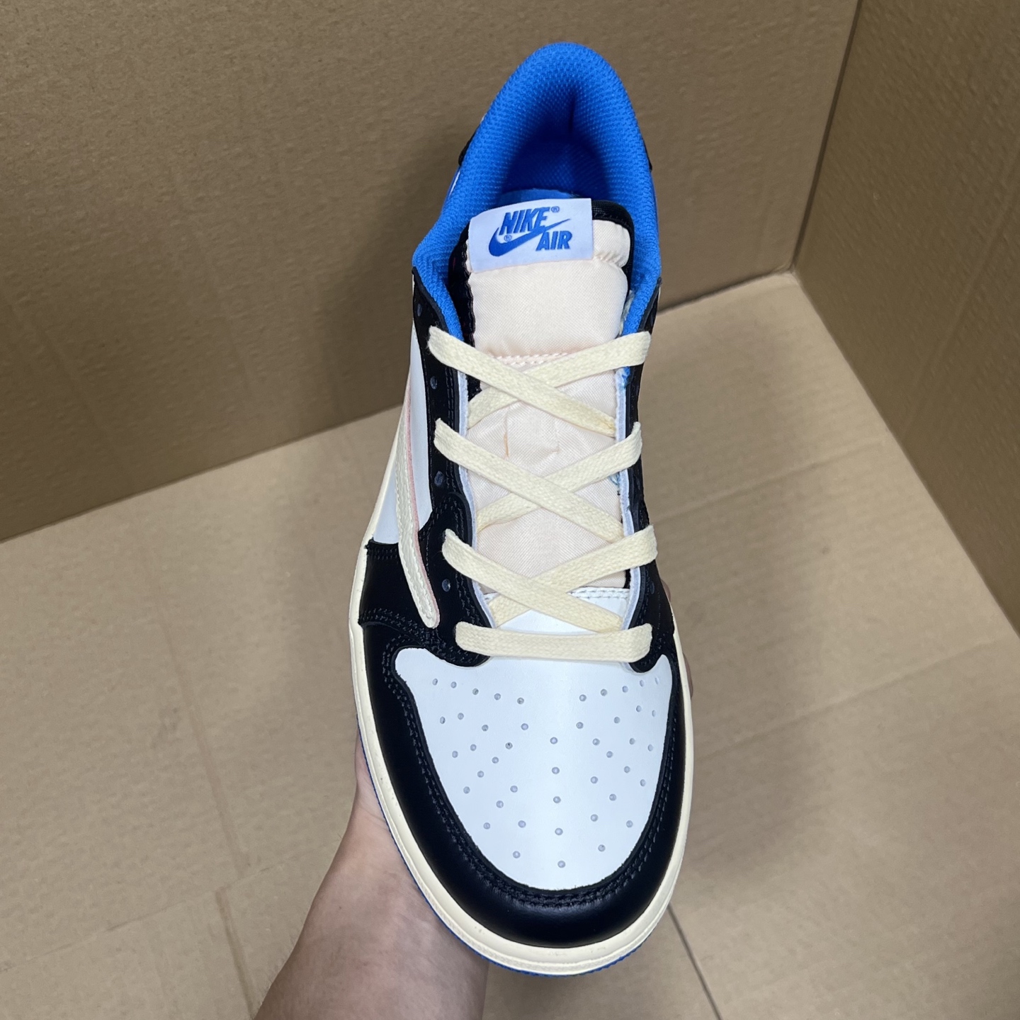 年度重磅福利！R1版AJ1倒勾低帮系列特价！市场知名外贸R1版本！早期老的DT，懂的人都懂！品质 口碑一