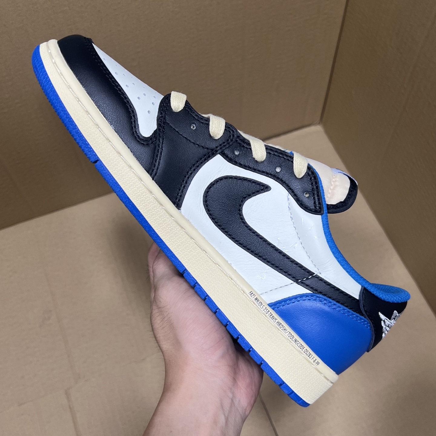 年度重磅福利！R1版AJ1倒勾低帮系列特价！市场知名外贸R1版本！早期老的DT，懂的人都懂！品质 口碑一