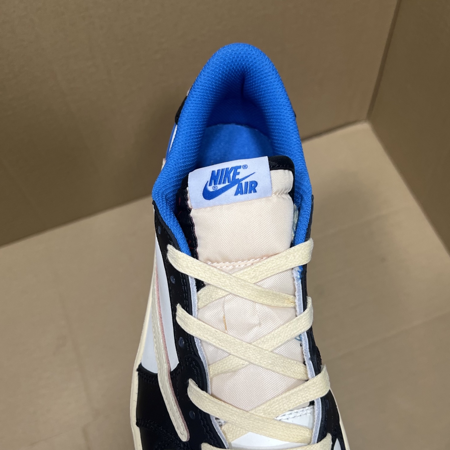 年度重磅福利！R1版AJ1倒勾低帮系列特价！市场知名外贸R1版本！早期老的DT，懂的人都懂！品质 口碑一