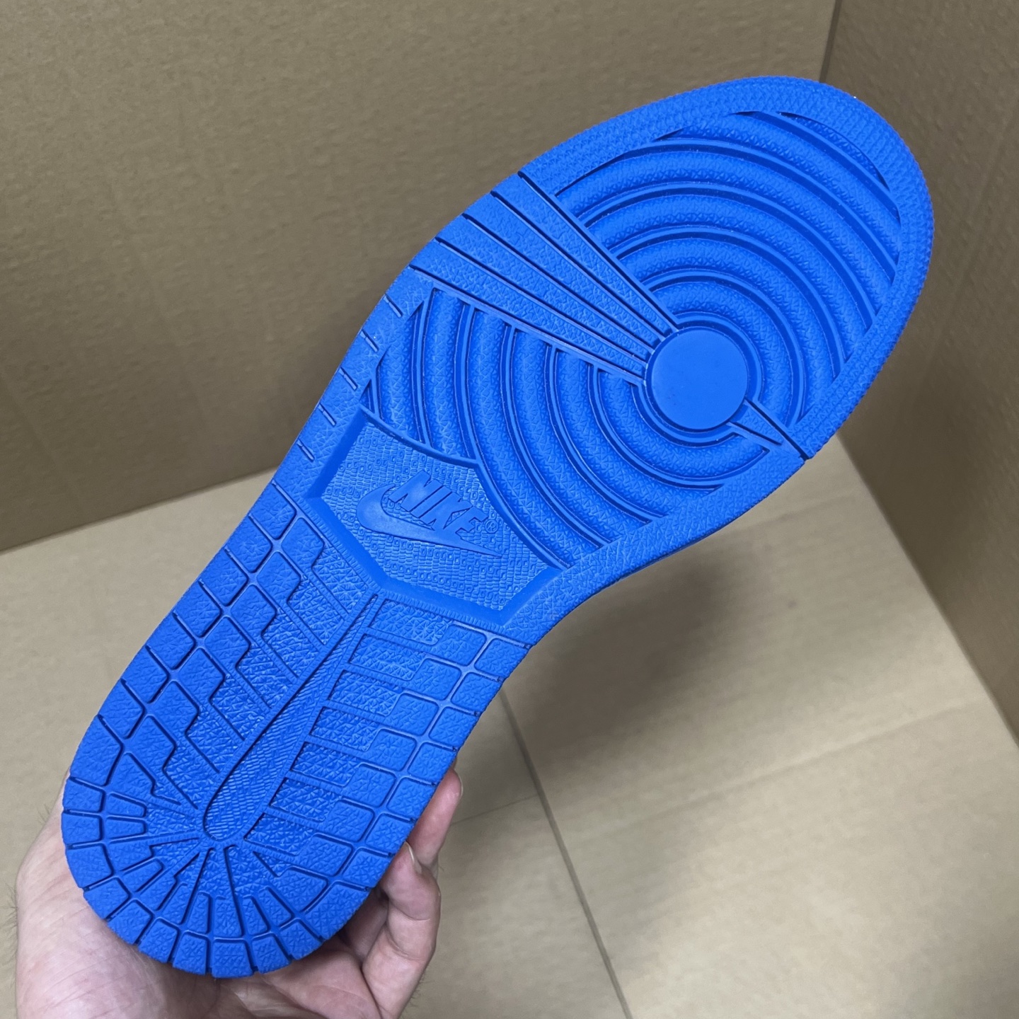 年度重磅福利！R1版AJ1倒勾低帮系列特价！市场知名外贸R1版本！早期老的DT，懂的人都懂！品质 口碑一