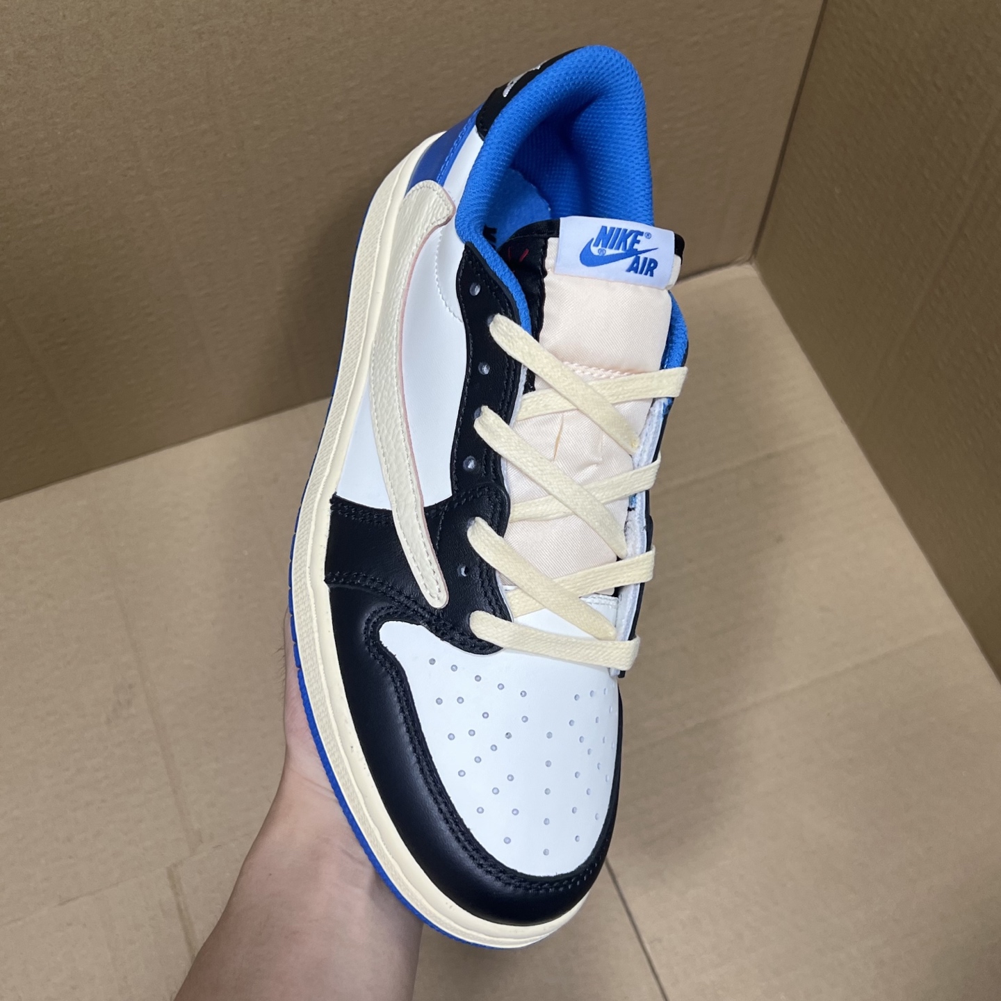 年度重磅福利！R1版AJ1倒勾低帮系列特价！市场知名外贸R1版本！早期老的DT，懂的人都懂！品质 口碑一