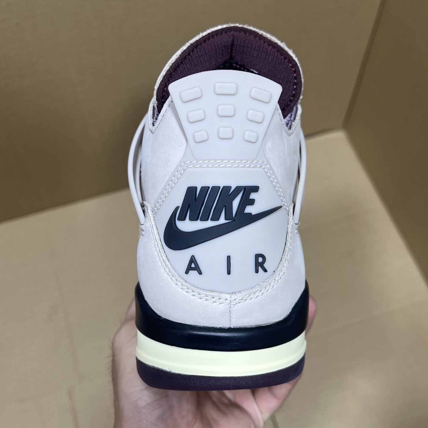 年度重磅福利！R1版AJ4系列特价！市场知名外贸R1版本！早期老的DT，懂的人都懂！品质 口碑一直在线！