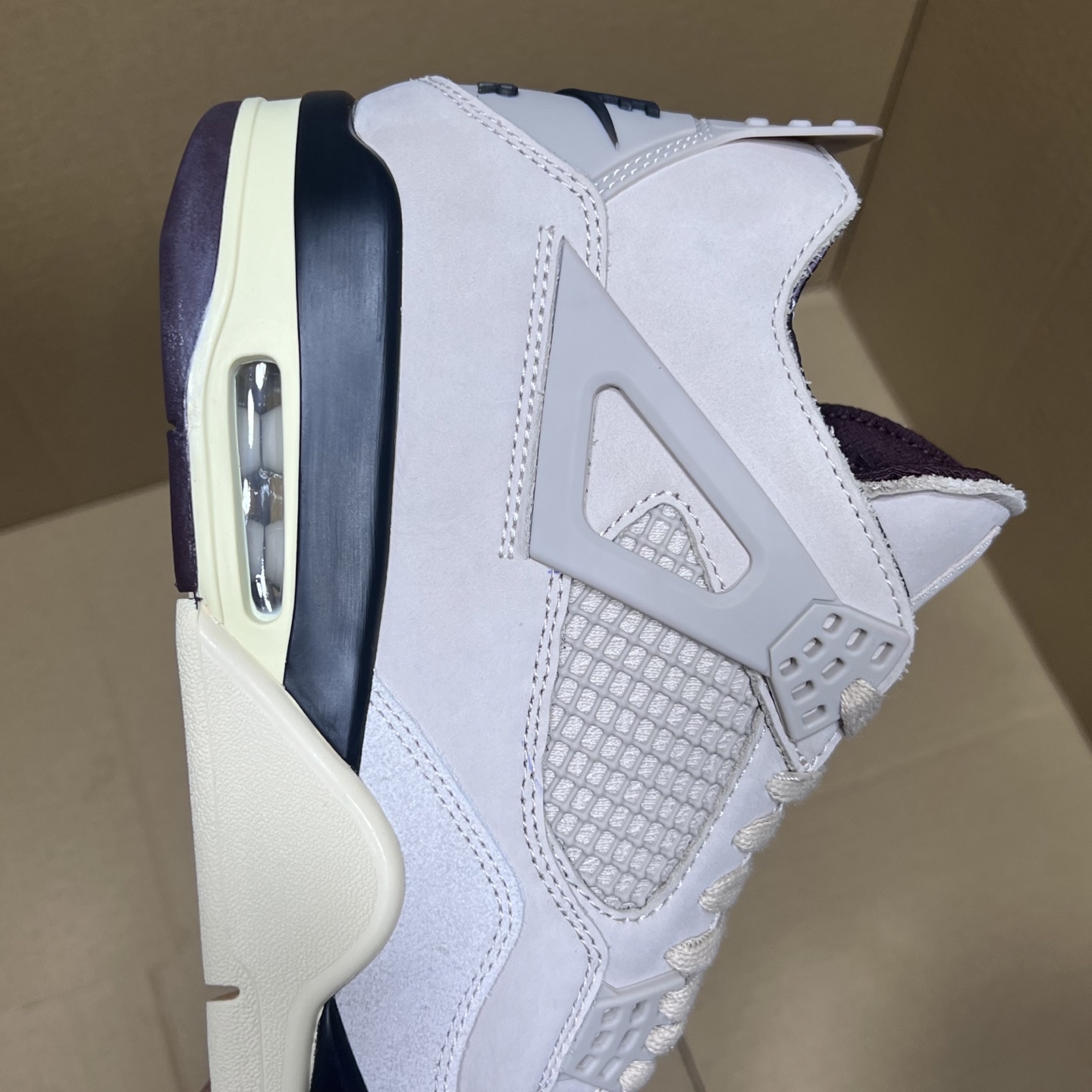 年度重磅福利！R1版AJ4系列特价！市场知名外贸R1版本！早期老的DT，懂的人都懂！品质 口碑一直在线！