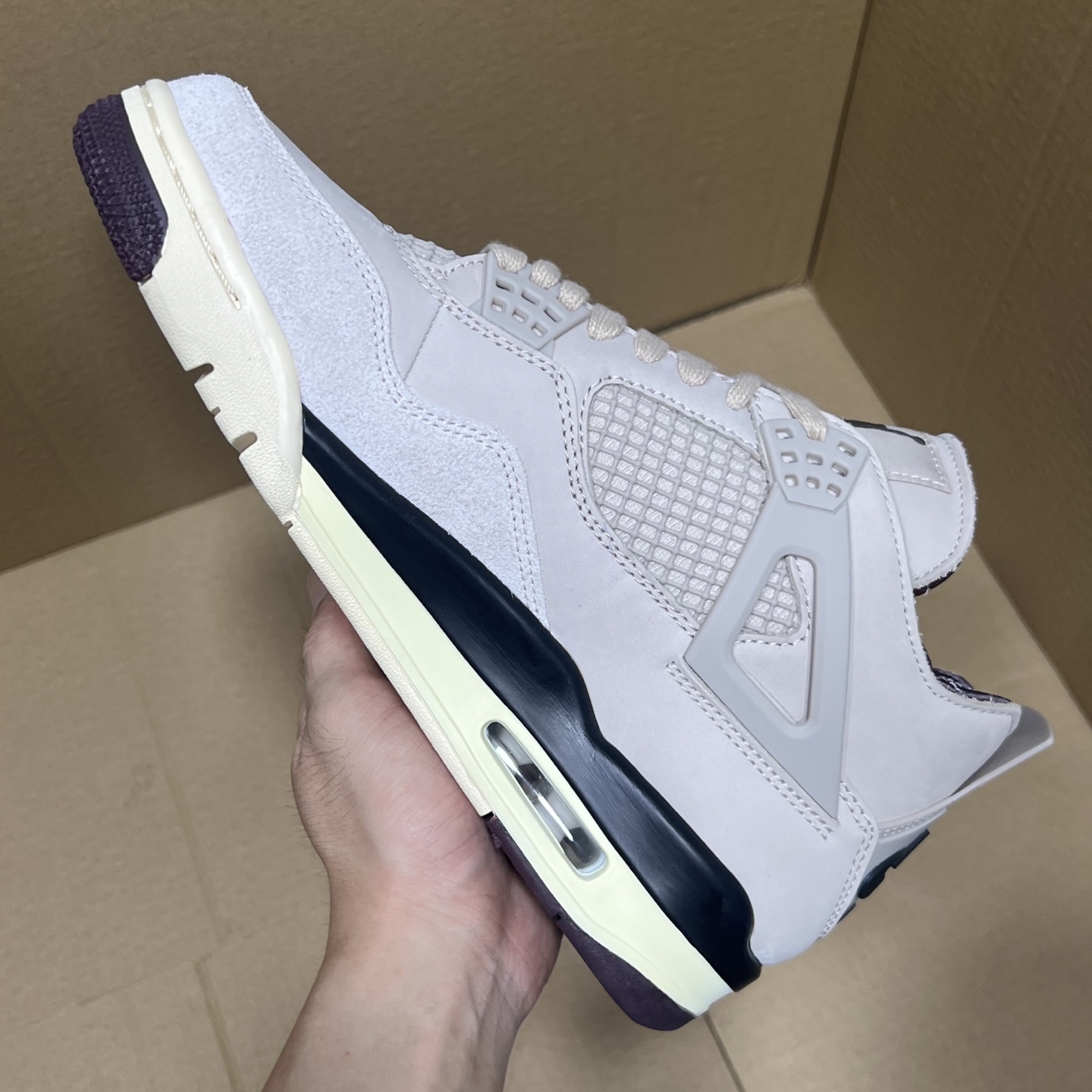 年度重磅福利！R1版AJ4系列特价！市场知名外贸R1版本！早期老的DT，懂的人都懂！品质 口碑一直在线！