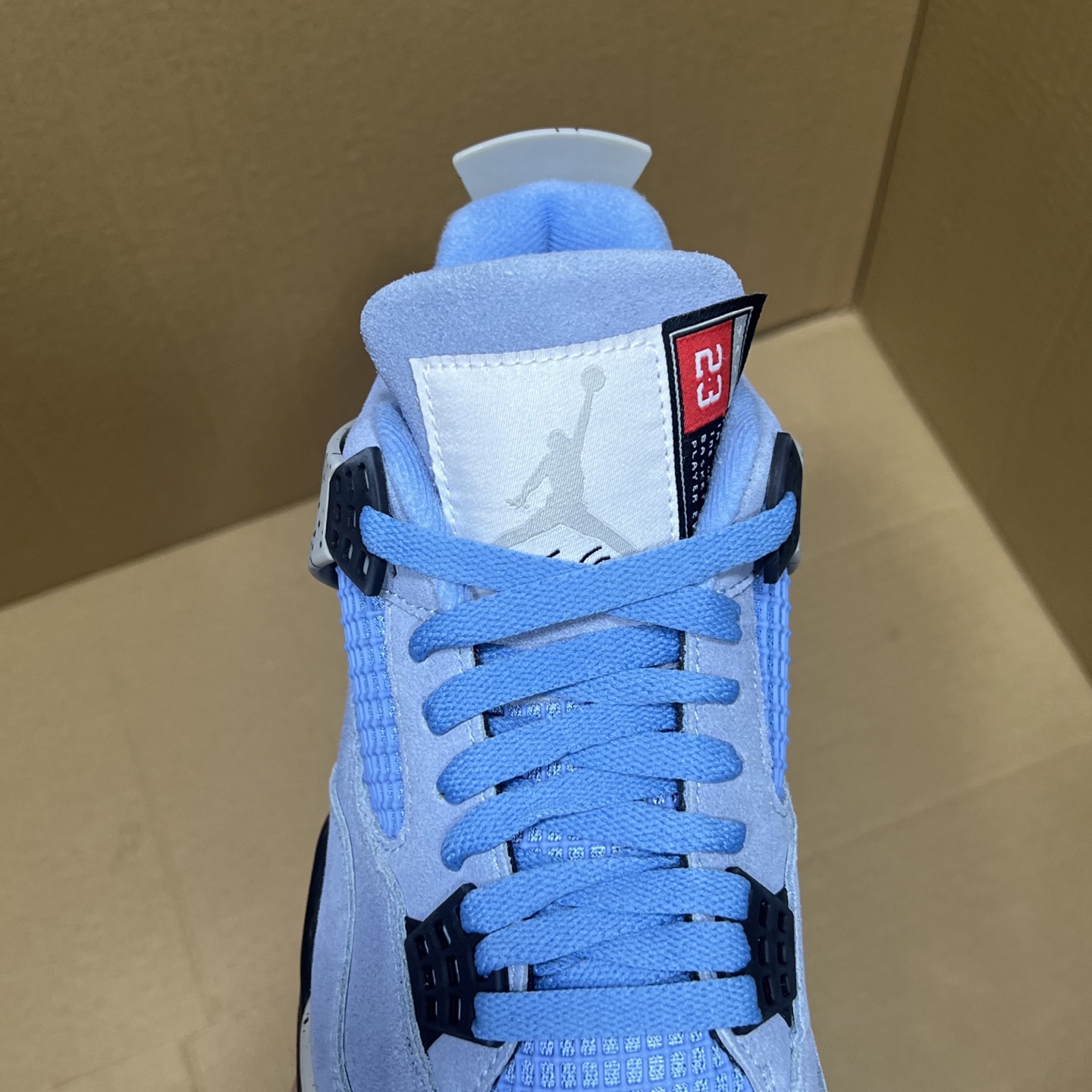 年度重磅福利！R1版AJ4系列特价！市场知名外贸R1版本！早期老的DT，懂的人都懂！品质 口碑一直在线！