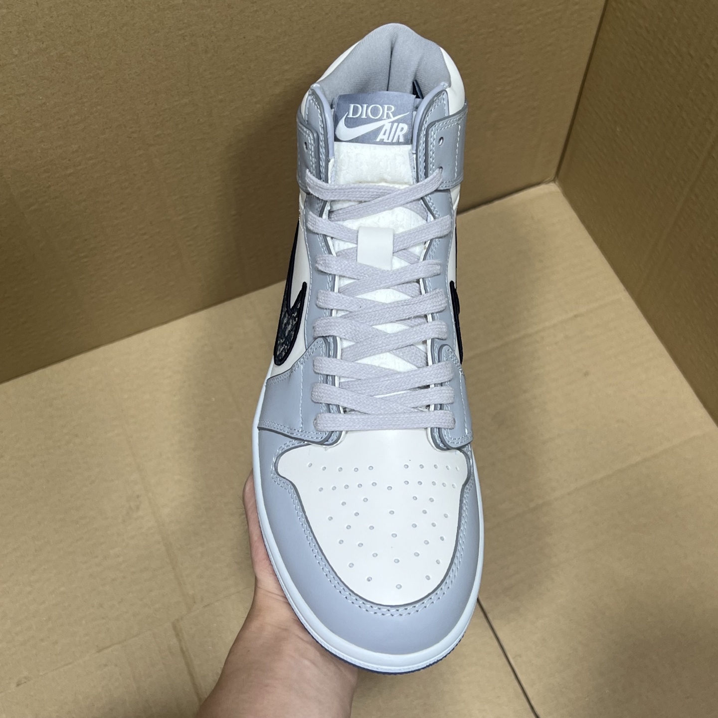 年度重磅福利！R1版AJ1大迪奥高帮特价！市场知名外贸R1版本！早期老的DT，懂的人都懂！品质 口碑一直