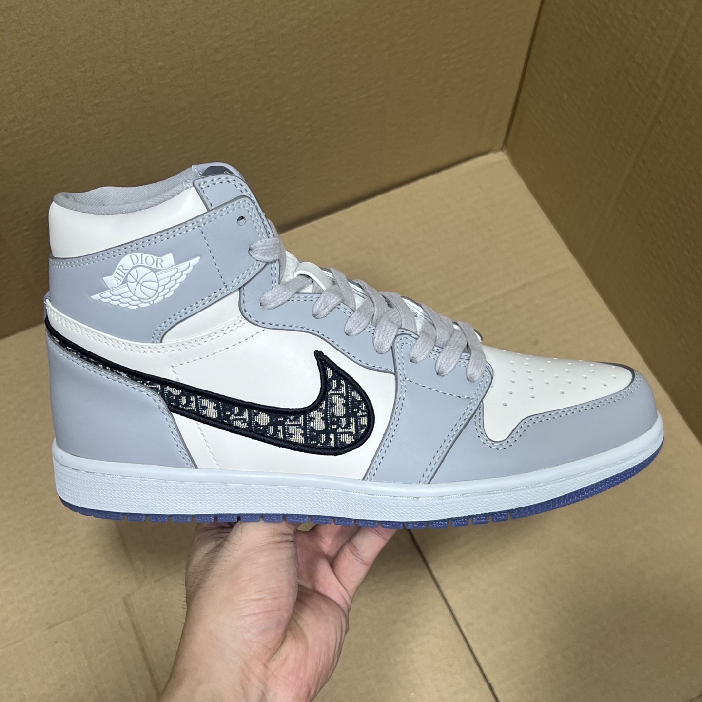 年度重磅福利！R1版AJ1大迪奥高帮特价！市场知名外贸R1版本！早期老的DT，懂的人都懂！品质 口碑一直