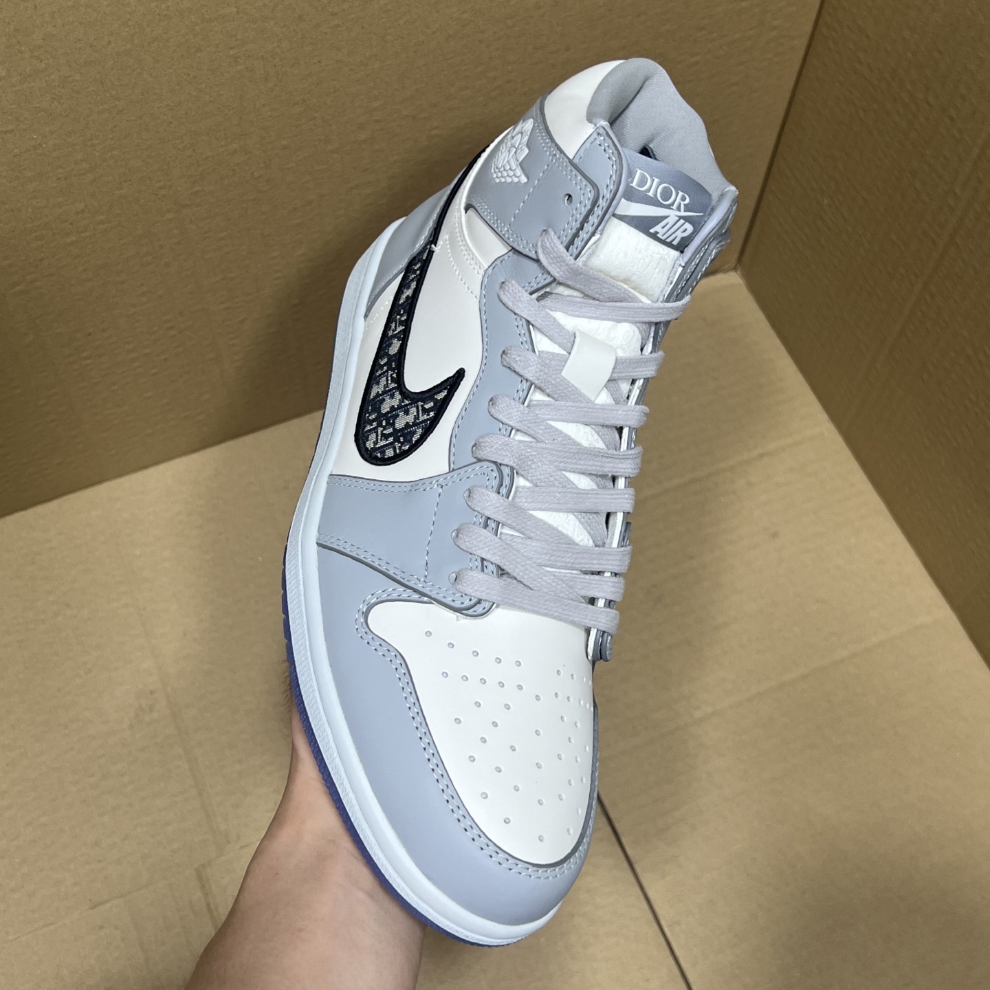 年度重磅福利！R1版AJ1大迪奥高帮特价！市场知名外贸R1版本！早期老的DT，懂的人都懂！品质 口碑一直