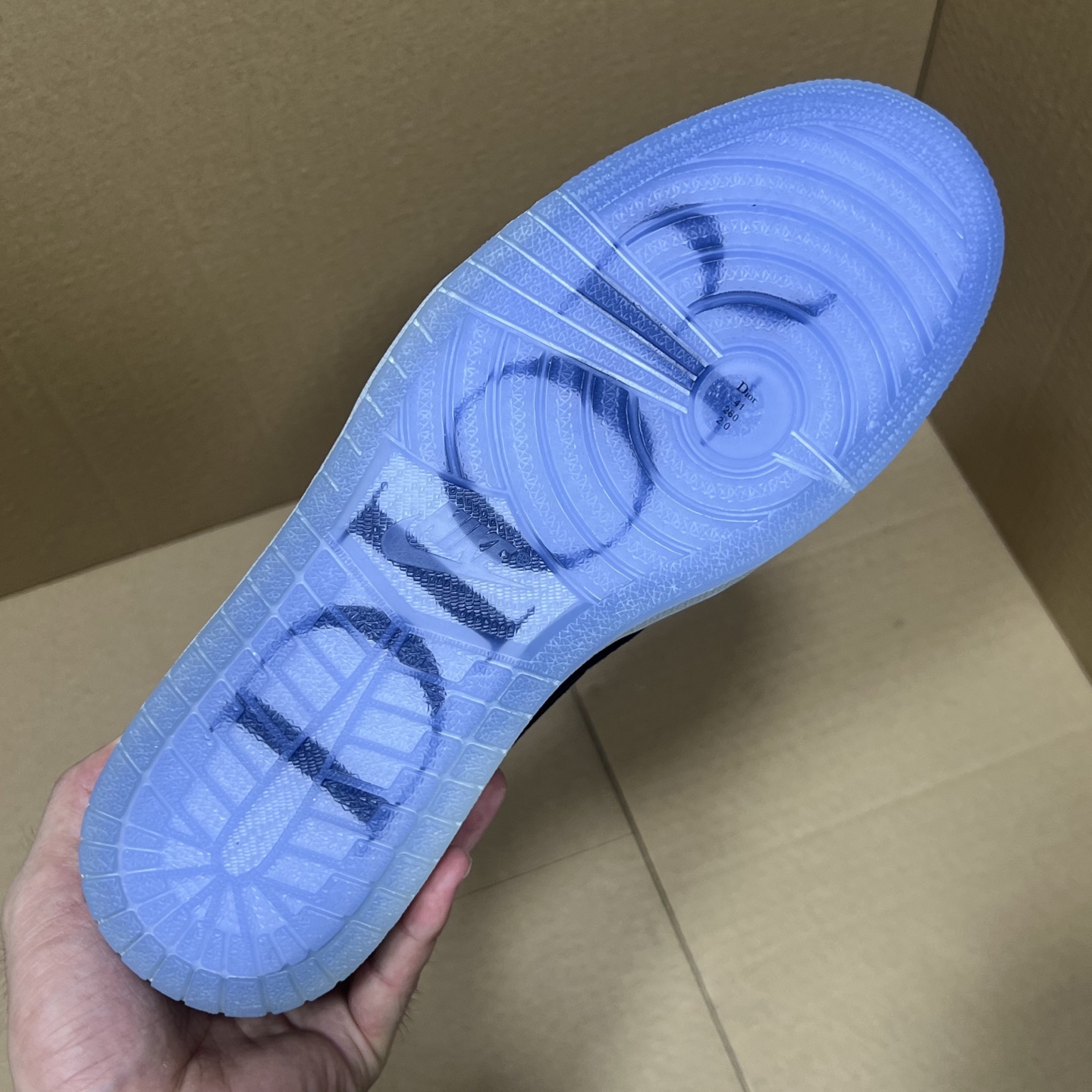 年度重磅福利！R1版AJ1大迪奥低帮特价！市场知名外贸R1版本！早期老的DT，懂的人都懂！品质 口碑一直