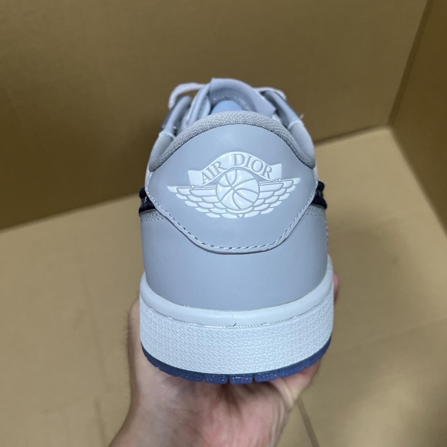 年度重磅福利！R1版AJ1大迪奥低帮特价！市场知名外贸R1版本！早期老的DT，懂的人都懂！品质 口碑一直