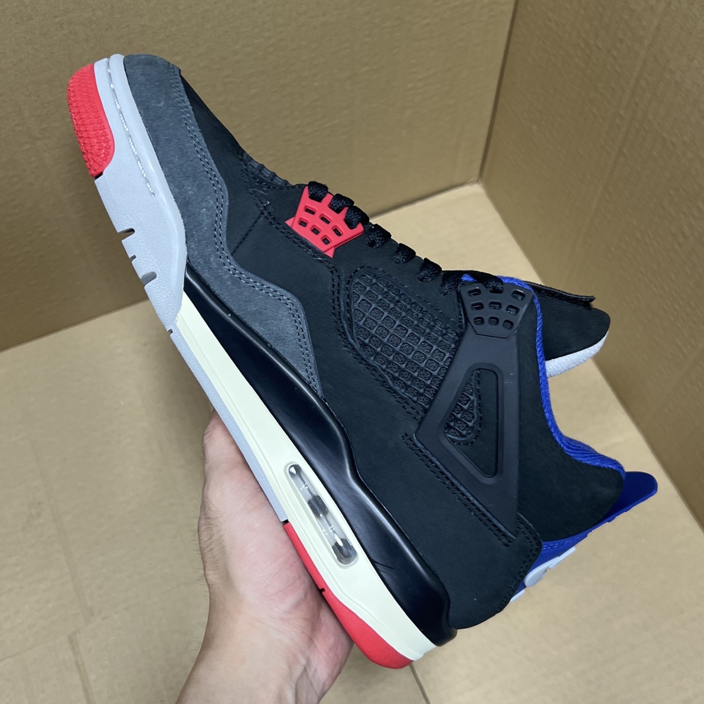 年度重磅福利！R1版AJ4系列特价！市场知名外贸R1版本！早期老的DT，懂的人都懂！品质 口碑一直在线！