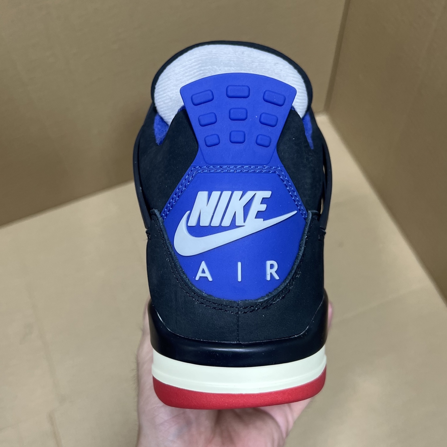 年度重磅福利！R1版AJ4系列特价！市场知名外贸R1版本！早期老的DT，懂的人都懂！品质 口碑一直在线！