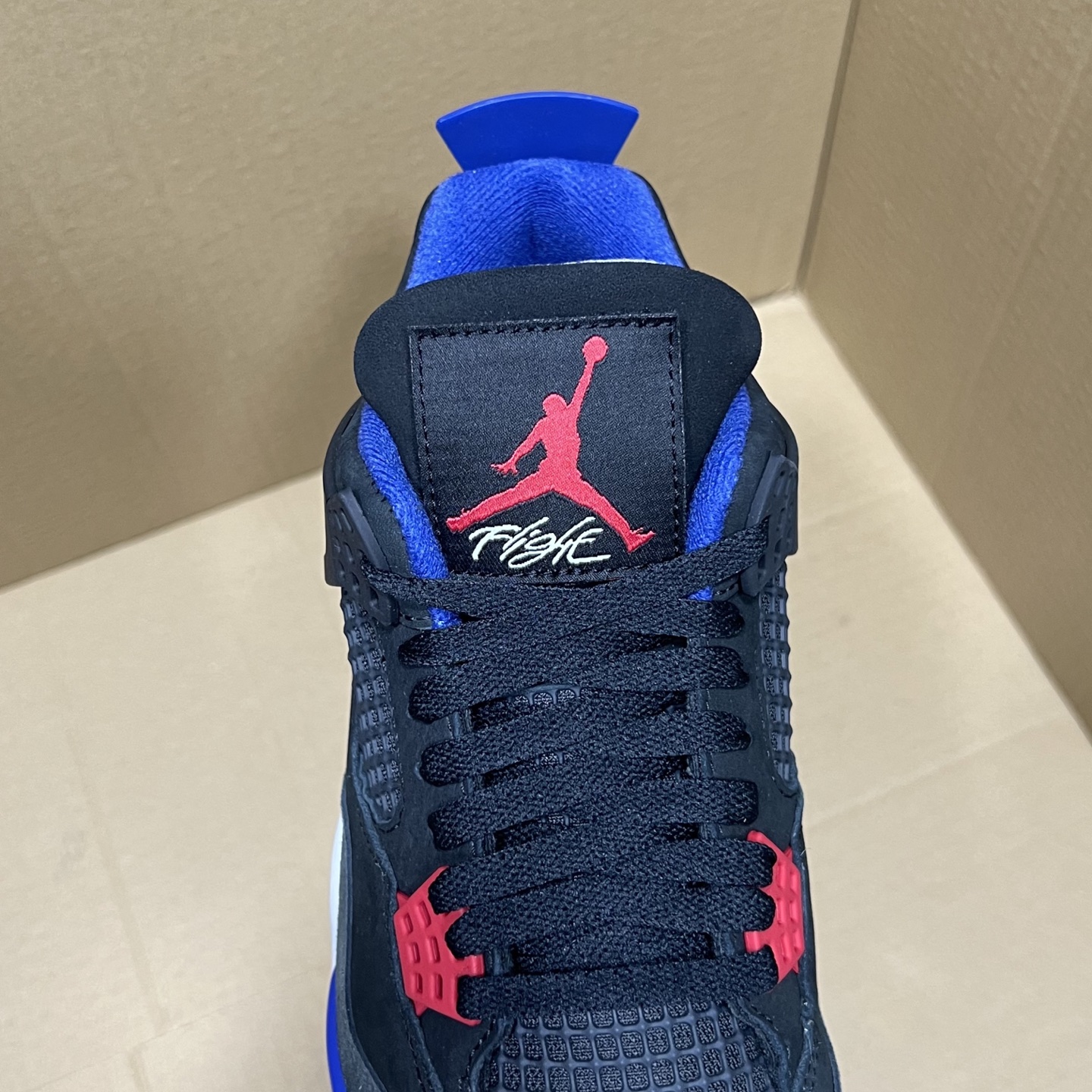 年度重磅福利！R1版AJ4系列特价！市场知名外贸R1版本！早期老的DT，懂的人都懂！品质 口碑一直在线！