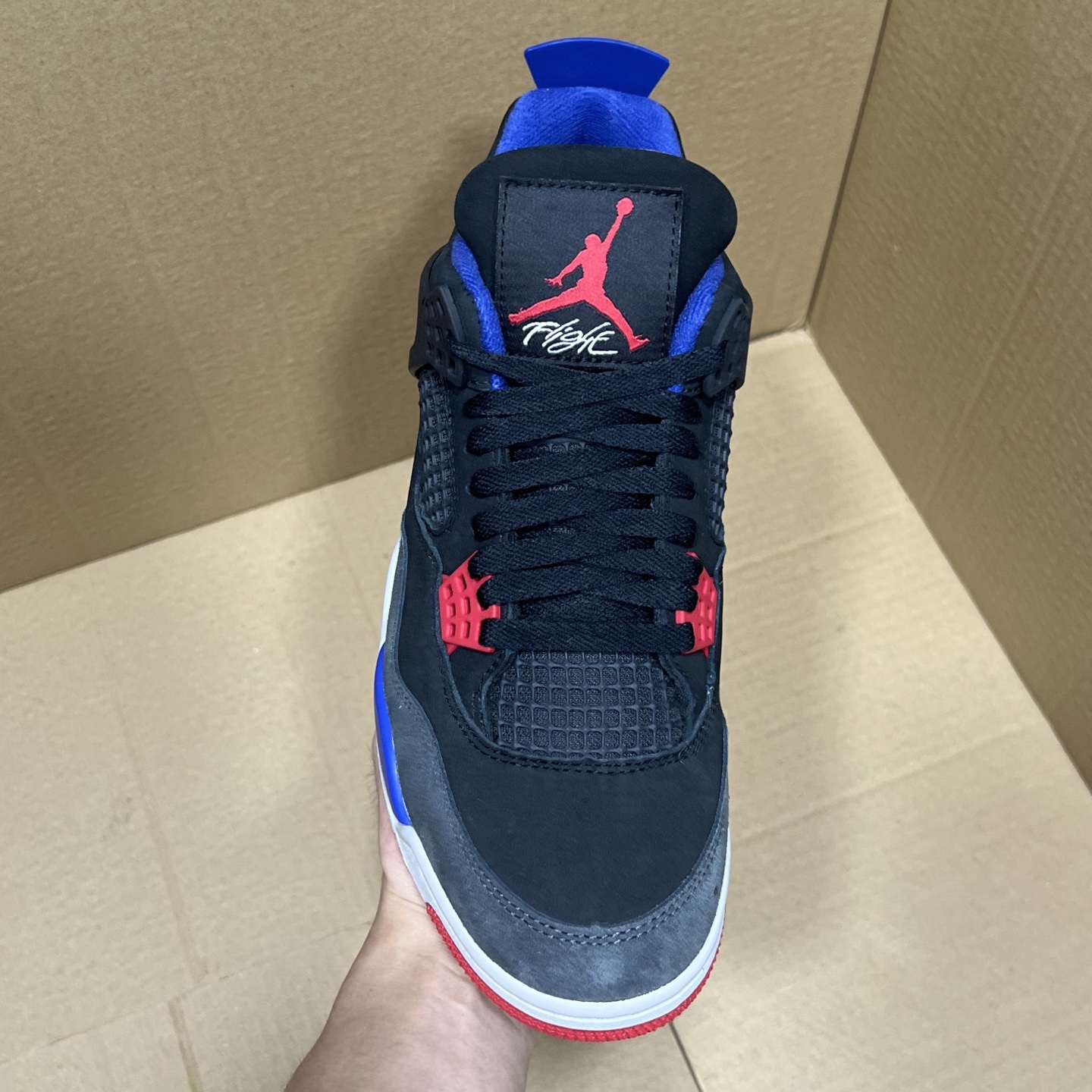 年度重磅福利！R1版AJ4系列特价！市场知名外贸R1版本！早期老的DT，懂的人都懂！品质 口碑一直在线！